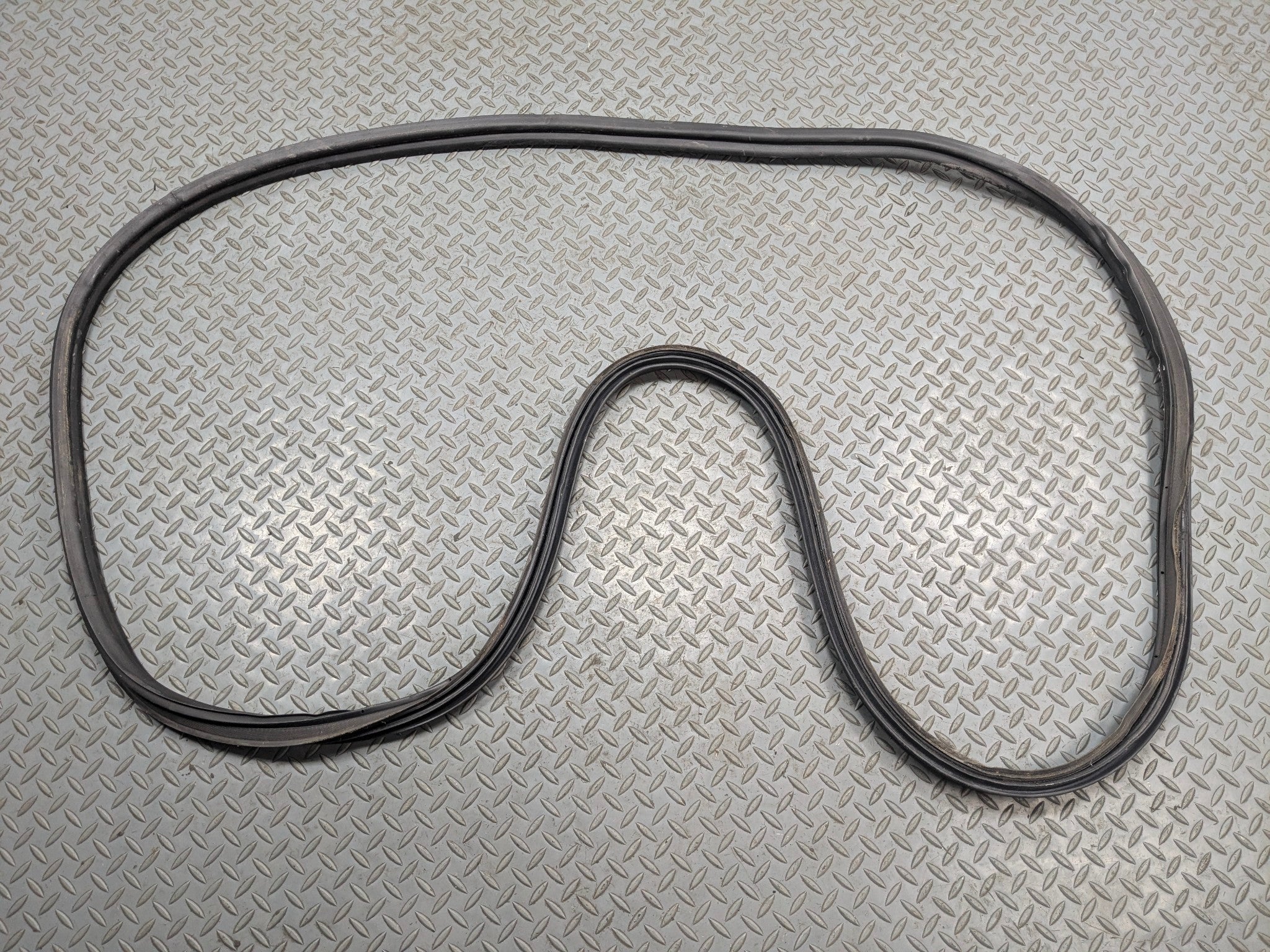 2013 - 2016 HYUNDAI SANTA FE OEM WEATHER STRIPPING RUBBER DOOR SEAL REAR TRUNK