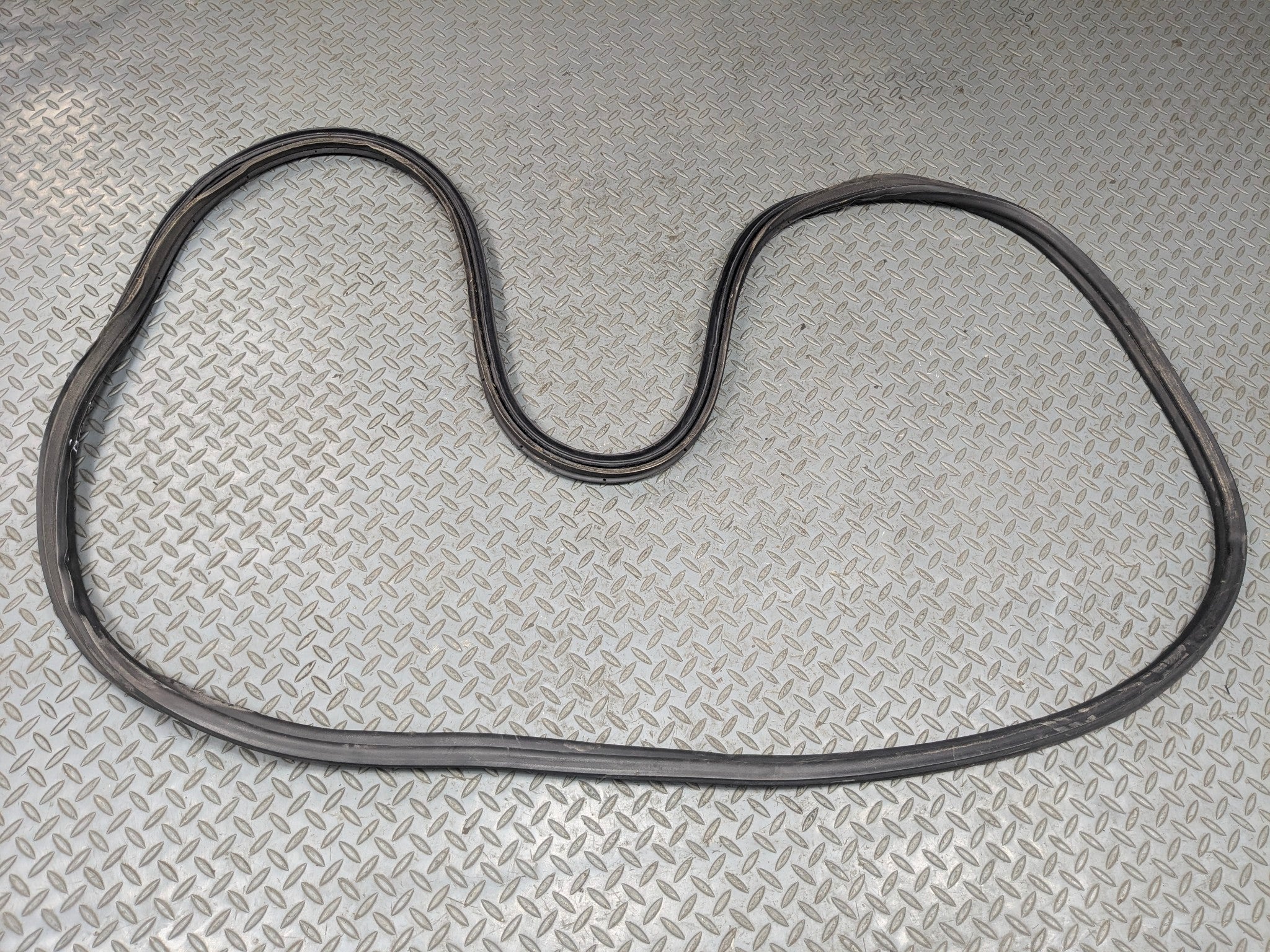2013 - 2016 HYUNDAI SANTA FE OEM WEATHER STRIPPING RUBBER DOOR SEAL REAR TRUNK