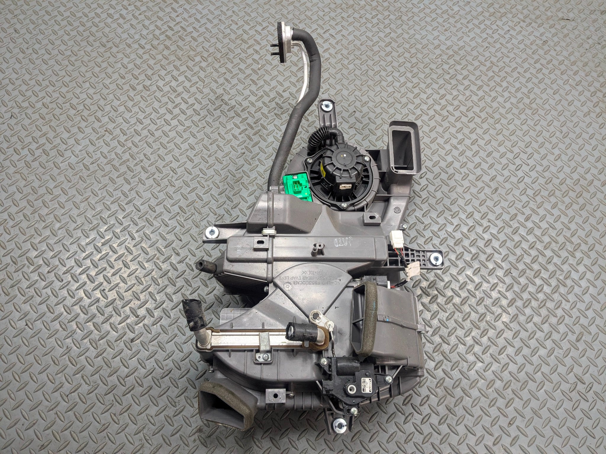 2013 - 2016 HYUNDAI SANTA FE OEM REAR AC HEATER ASSEMBLY BLOWER HOUSING BOX