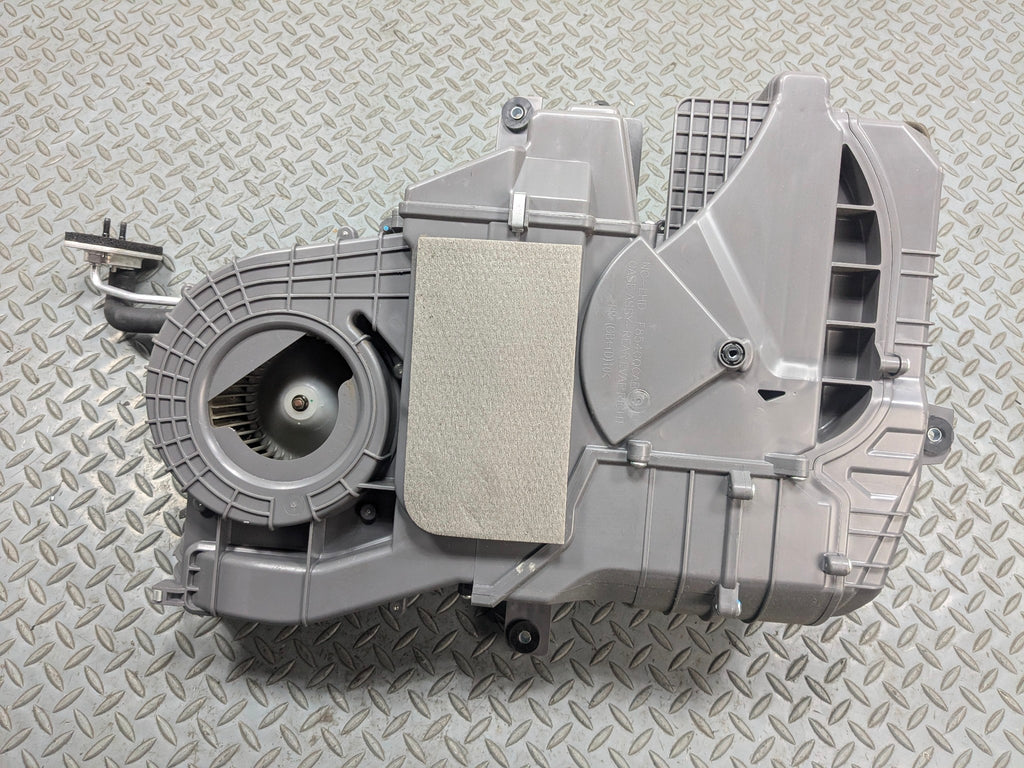2013 - 2016 HYUNDAI SANTA FE OEM REAR AC HEATER ASSEMBLY BLOWER HOUSING BOX