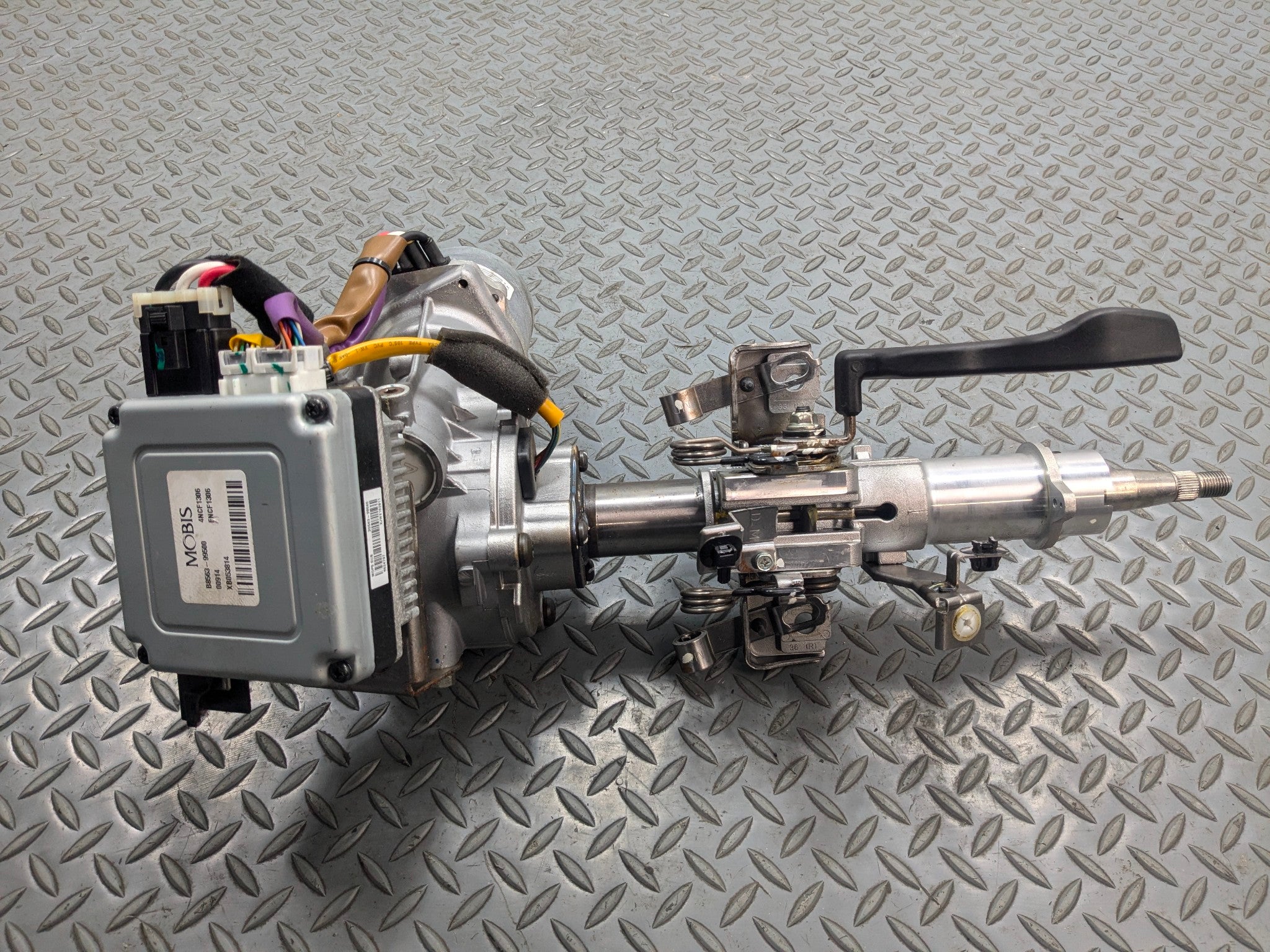 2013 - 2016 HYUNDAI SANTA FE OEM POWER STEERING COLUMN SHIFT ASSEMBLY