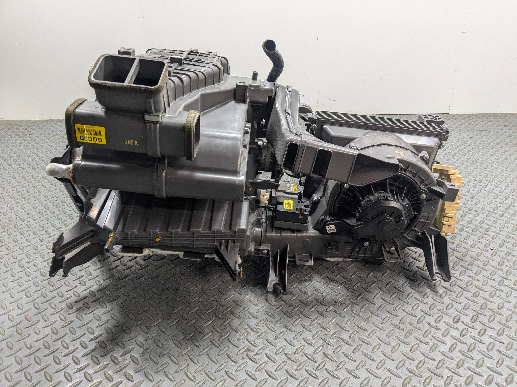 2013 - 2016 HYUNDAI SANTA FE OEM FRONT AC HEATER ASSEMBLY BLOWER HOUSING BOX
