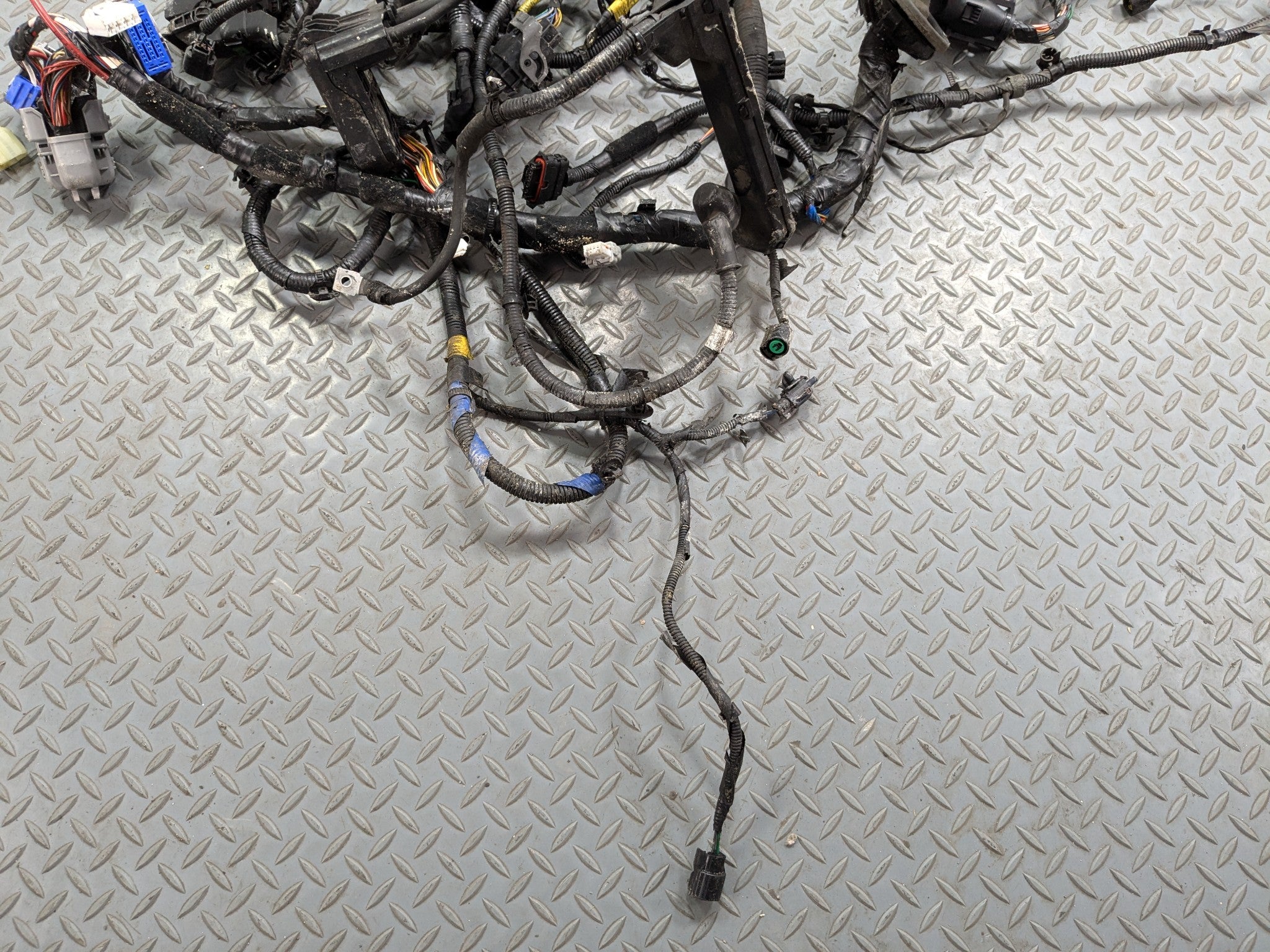 2013 - 2016 HYUNDAI SANTA FE OEM INTERIOR HOOD WIRE HARNESS CABLE AND CONNECTOR
