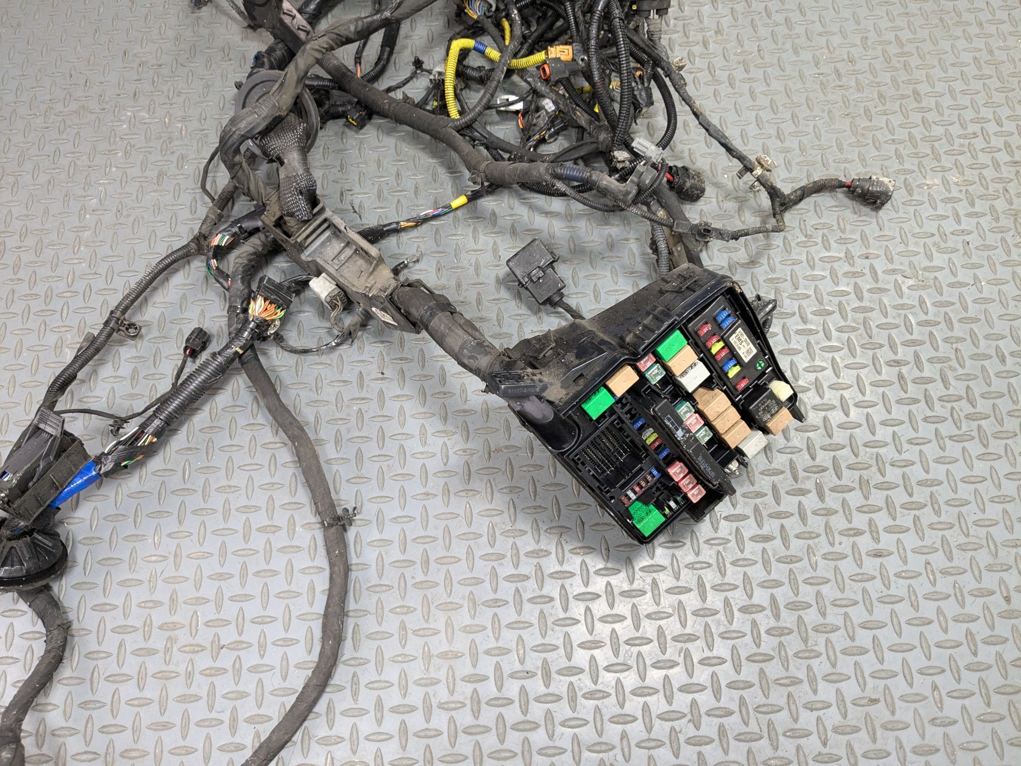 2013 - 2016 HYUNDAI SANTA FE OEM INTERIOR HOOD WIRE HARNESS CABLE AND CONNECTOR