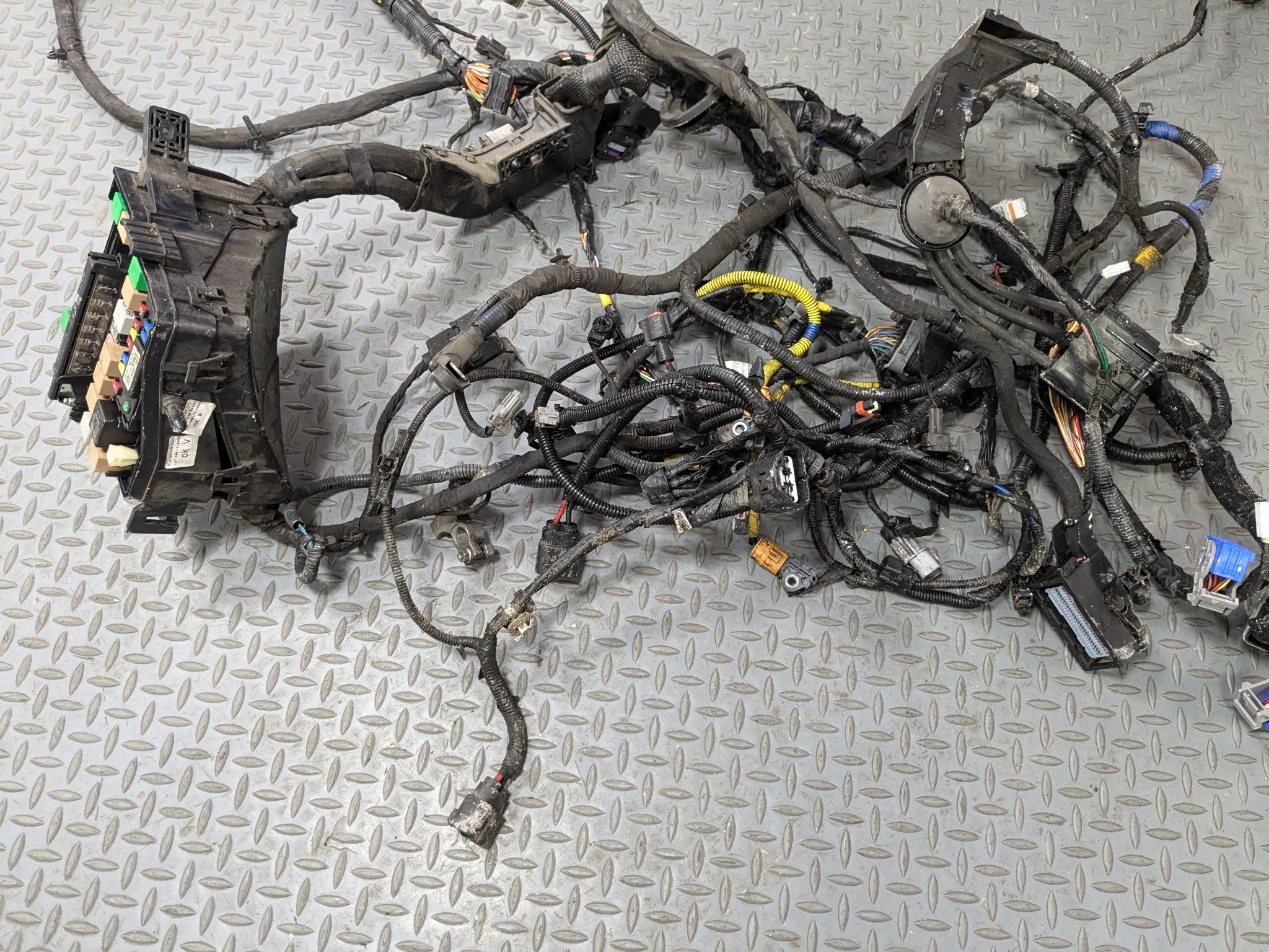 2013 - 2016 HYUNDAI SANTA FE OEM INTERIOR HOOD WIRE HARNESS CABLE AND CONNECTOR