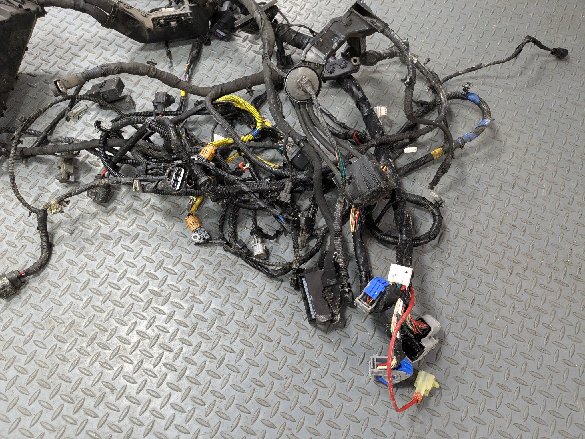 2013 - 2016 HYUNDAI SANTA FE OEM INTERIOR HOOD WIRE HARNESS CABLE AND CONNECTOR