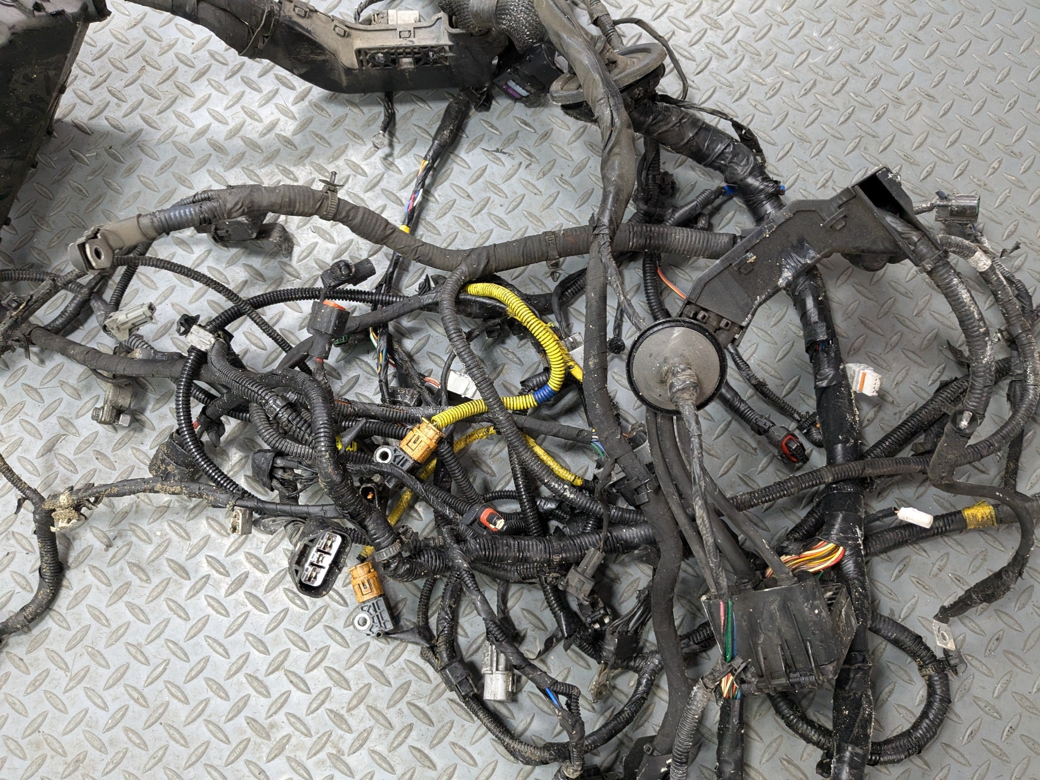 2013 - 2016 HYUNDAI SANTA FE OEM INTERIOR HOOD WIRE HARNESS CABLE AND CONNECTOR