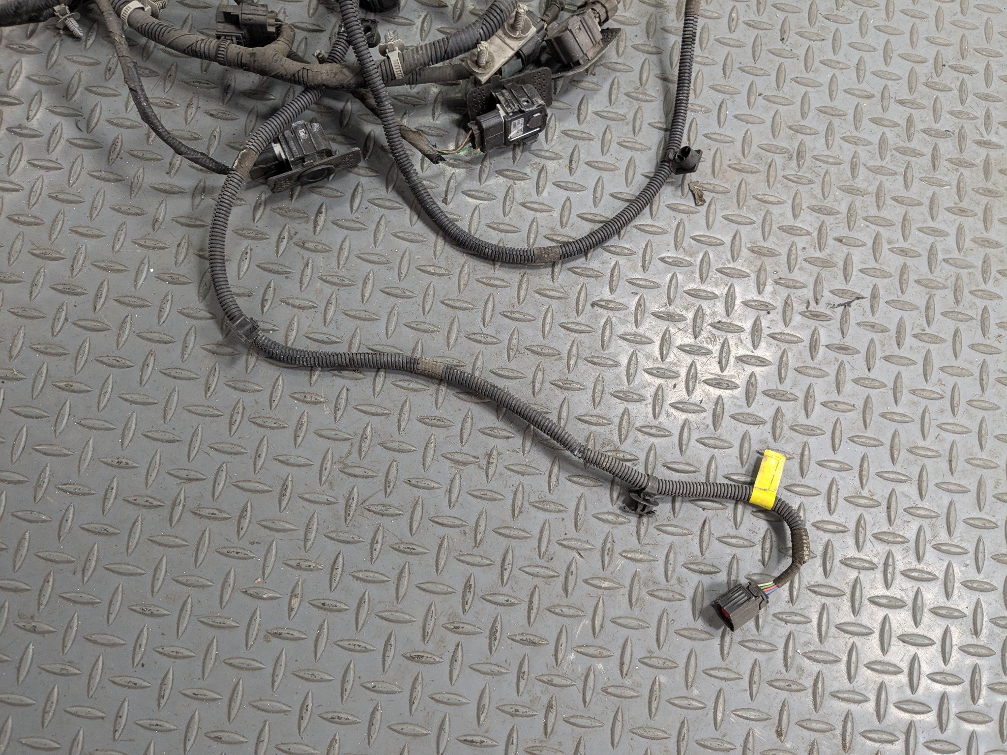 2013 - 2016 HYUNDAI SANTA FE OEM REAR BUMPER PARK ASSIST SENSOR WIRE HARNESS