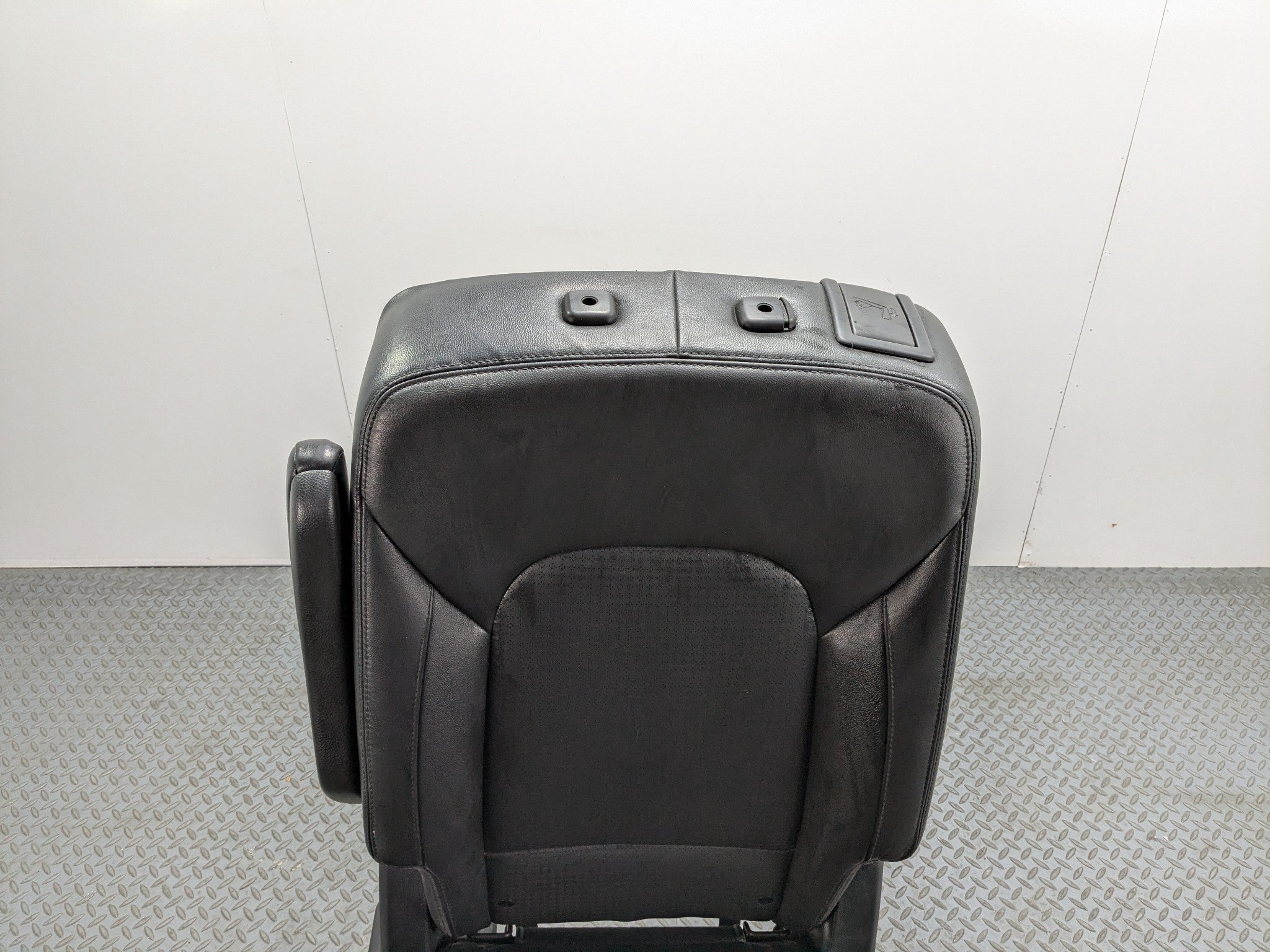 2013 - 2016 HYUNDAI SANTA FE OEM SEAT ASSEMBLY BLACK LEATHER FRONT LEFT DRIVER