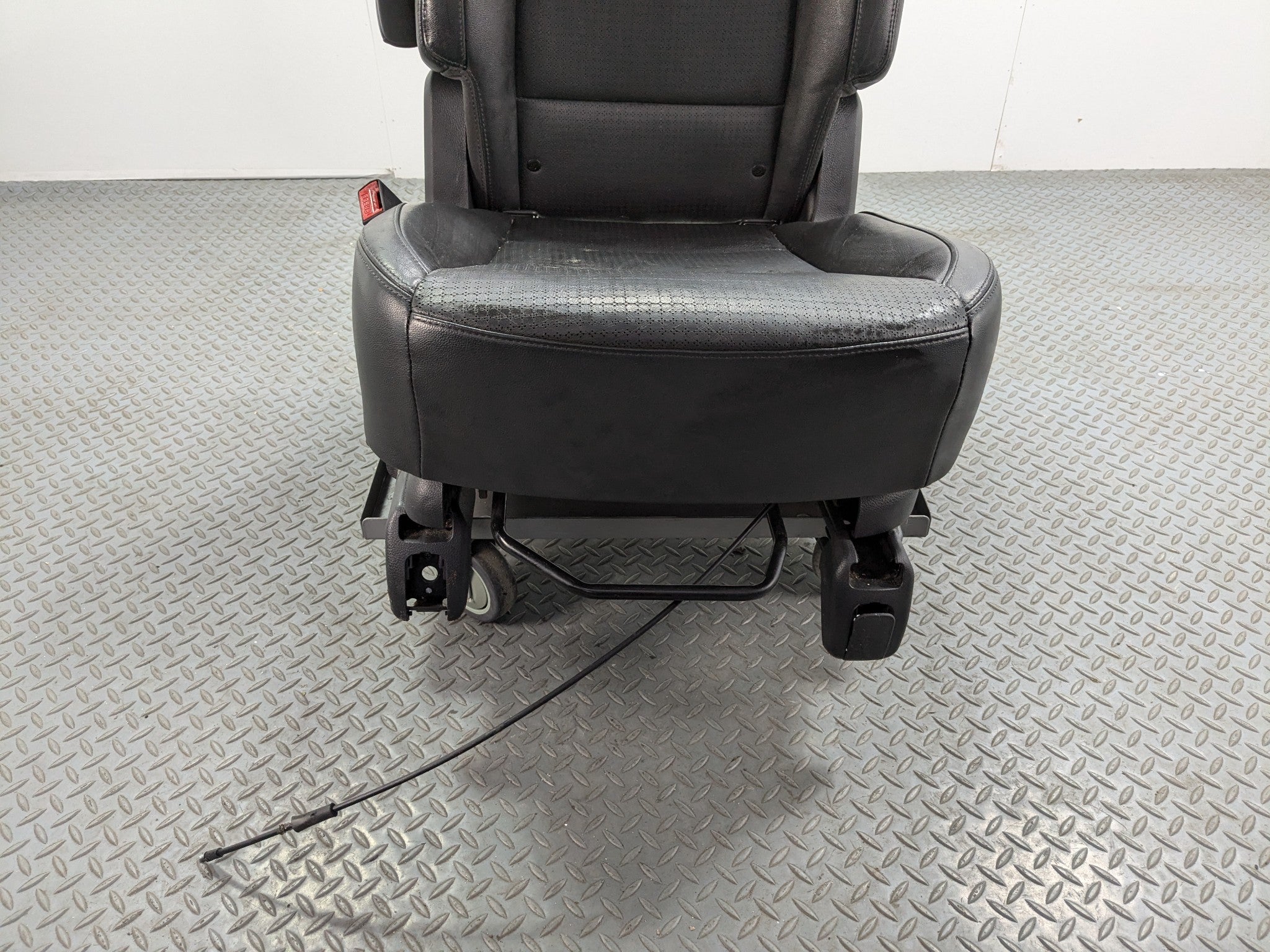 2013 - 2016 HYUNDAI SANTA FE OEM SEAT ASSEMBLY BLACK LEATHER FRONT LEFT DRIVER
