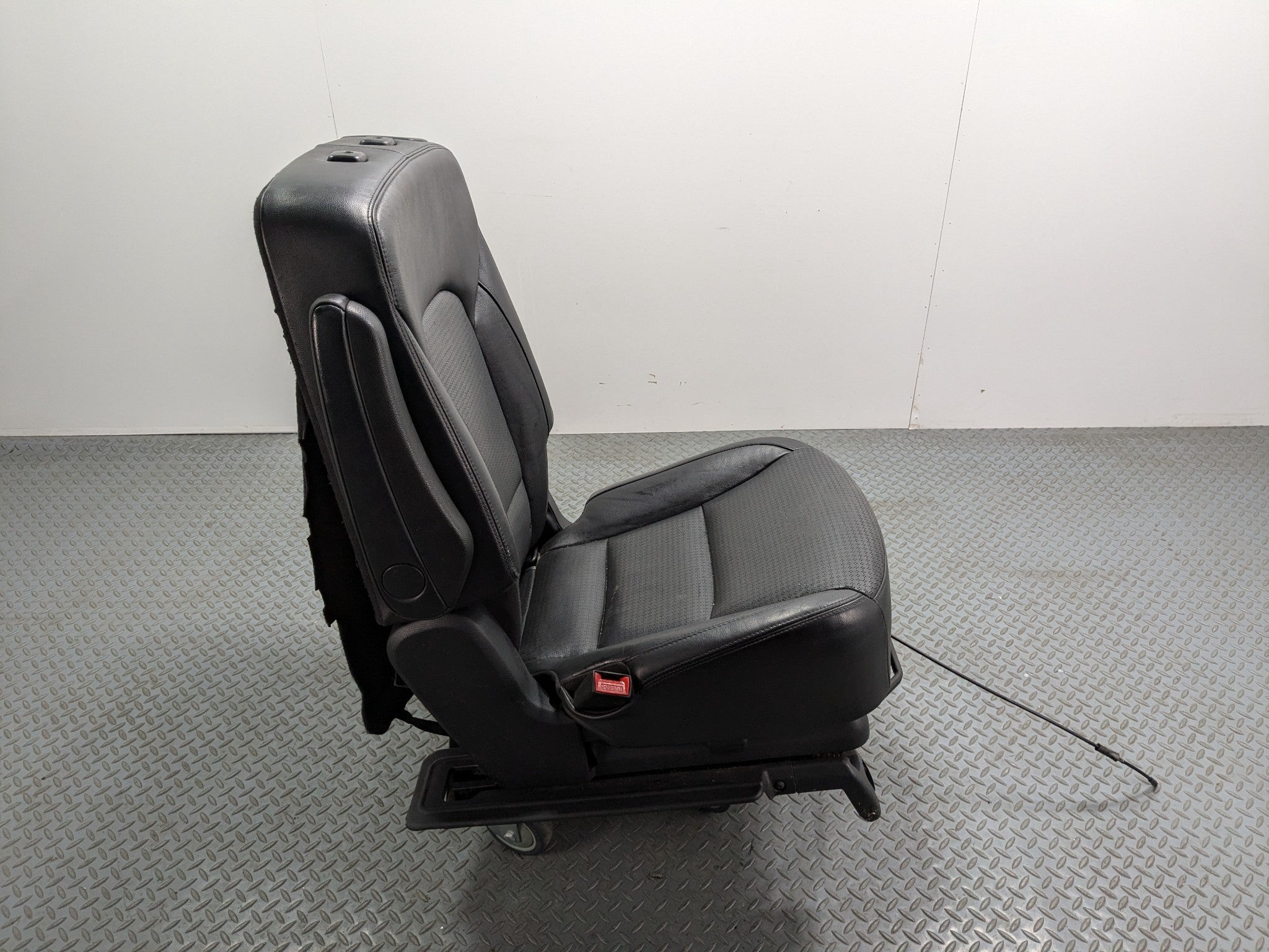 2013 - 2016 HYUNDAI SANTA FE OEM SEAT ASSEMBLY BLACK LEATHER FRONT LEFT DRIVER