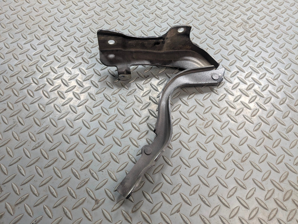 13 - 16 HYUNDAI SANTA FE OEM HOOD BONNET HINGE SUPPORT FRONT LEFT DRIVER SIDE