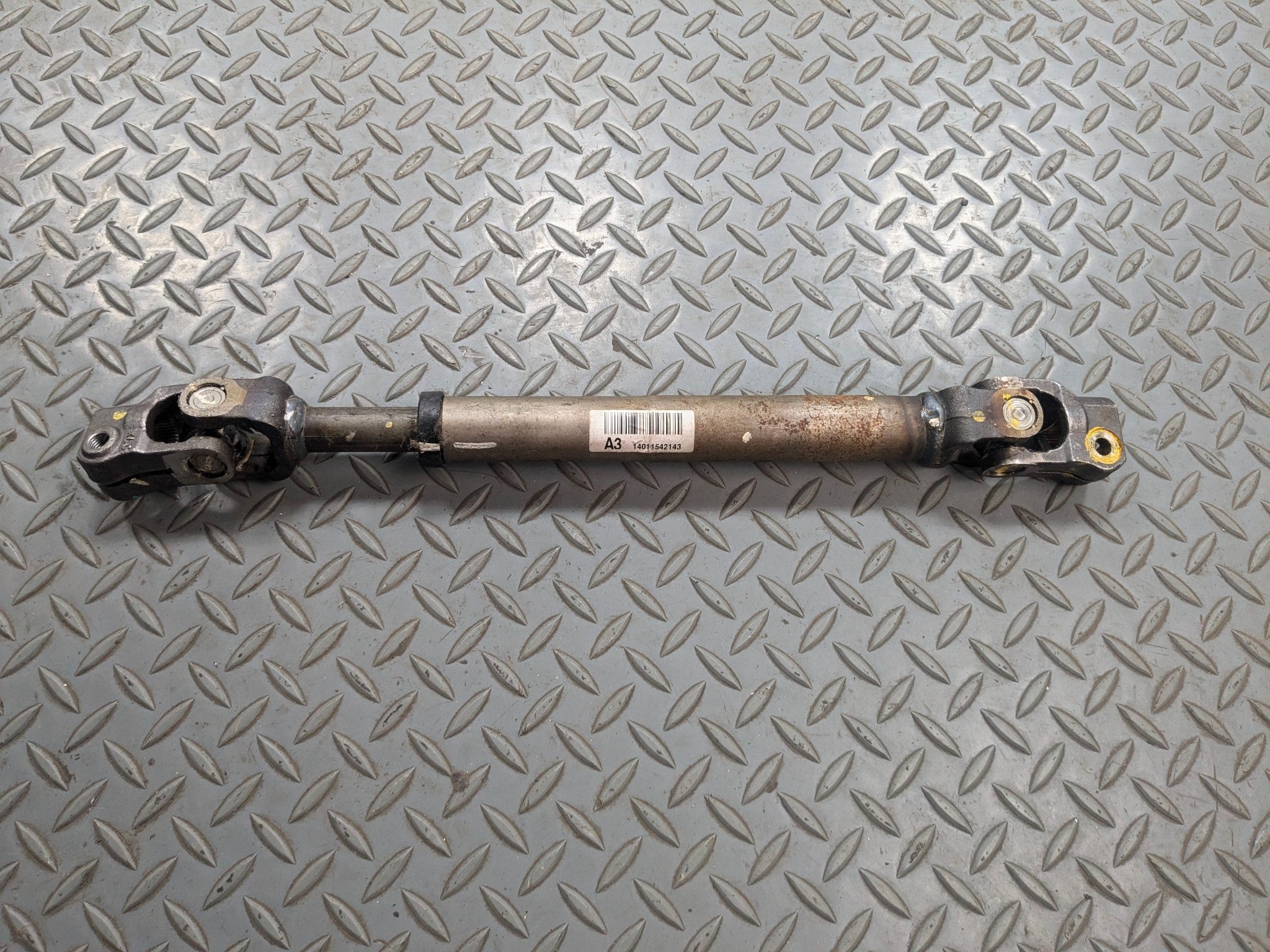 13 - 16 HYUNDAI SANTA FE OEM STEERING LOWER INTERMEDIATE JOINT SHAFT ASSEMBLY