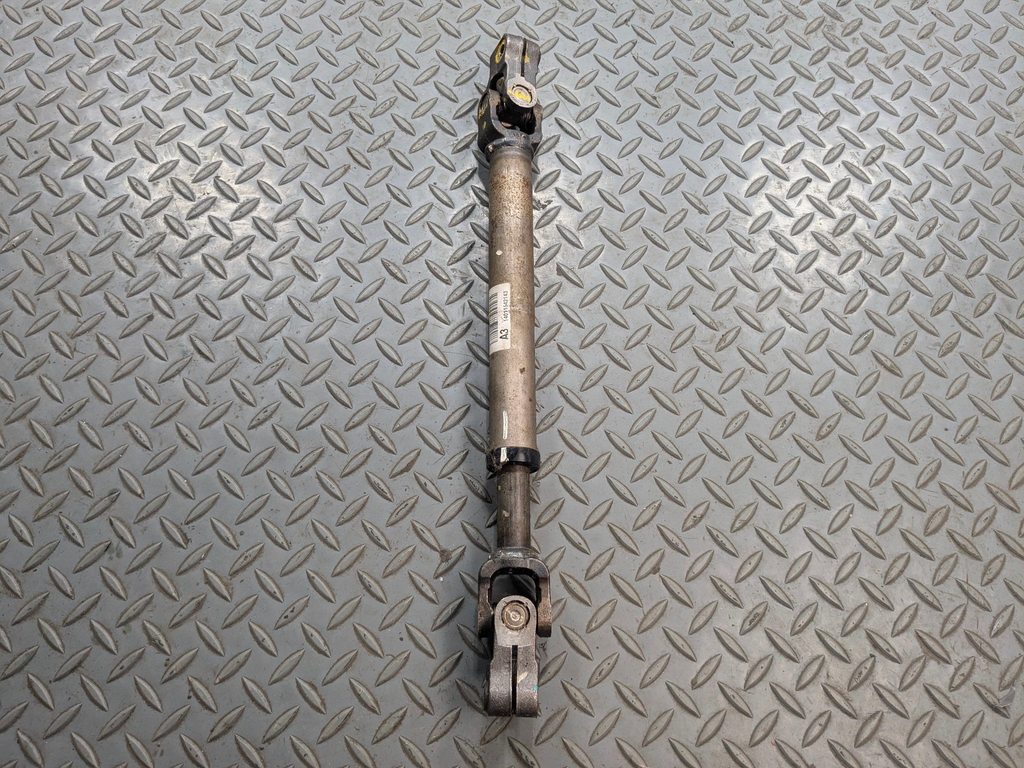 13 - 16 HYUNDAI SANTA FE OEM STEERING LOWER INTERMEDIATE JOINT SHAFT ASSEMBLY