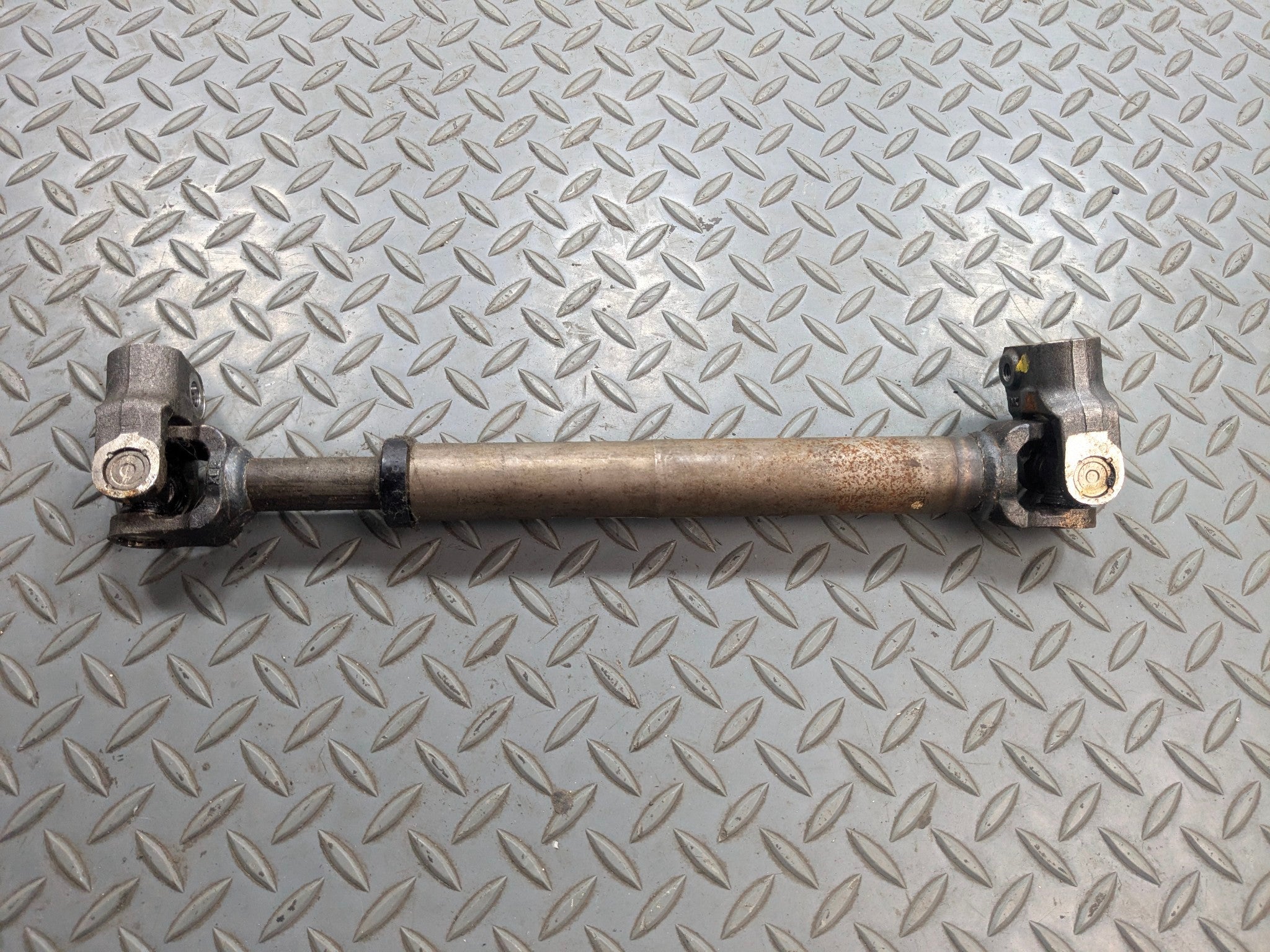 13 - 16 HYUNDAI SANTA FE OEM STEERING LOWER INTERMEDIATE JOINT SHAFT ASSEMBLY