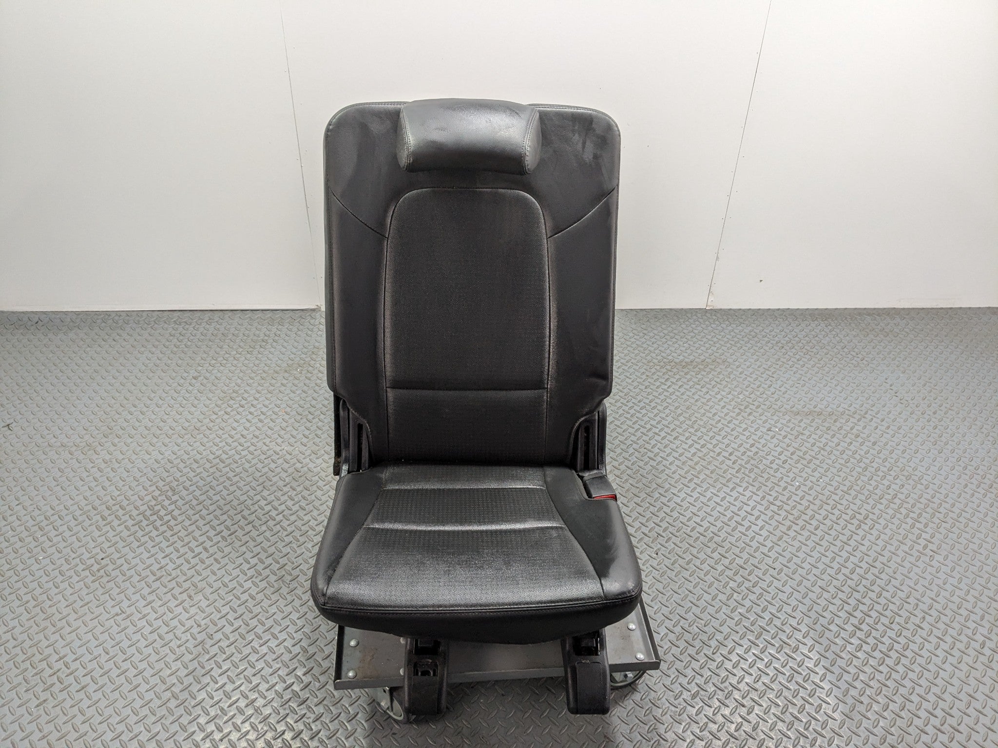 13 - 16 HYUNDAI SANTA FE OEM REAR RIGHT SIDE 3RD ROW SEAT ASSEMBLY BLACK LEATHER