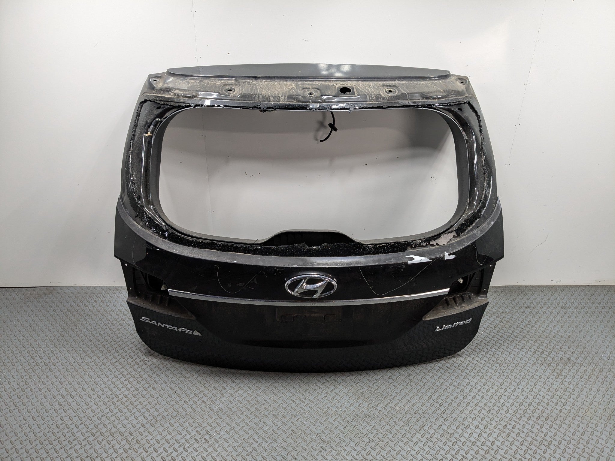 2013 - 2016 HYUNDAI SANTA FE OEM REAR TAILGATE LIFTGATE HATCH SHELL PANEL BLACK