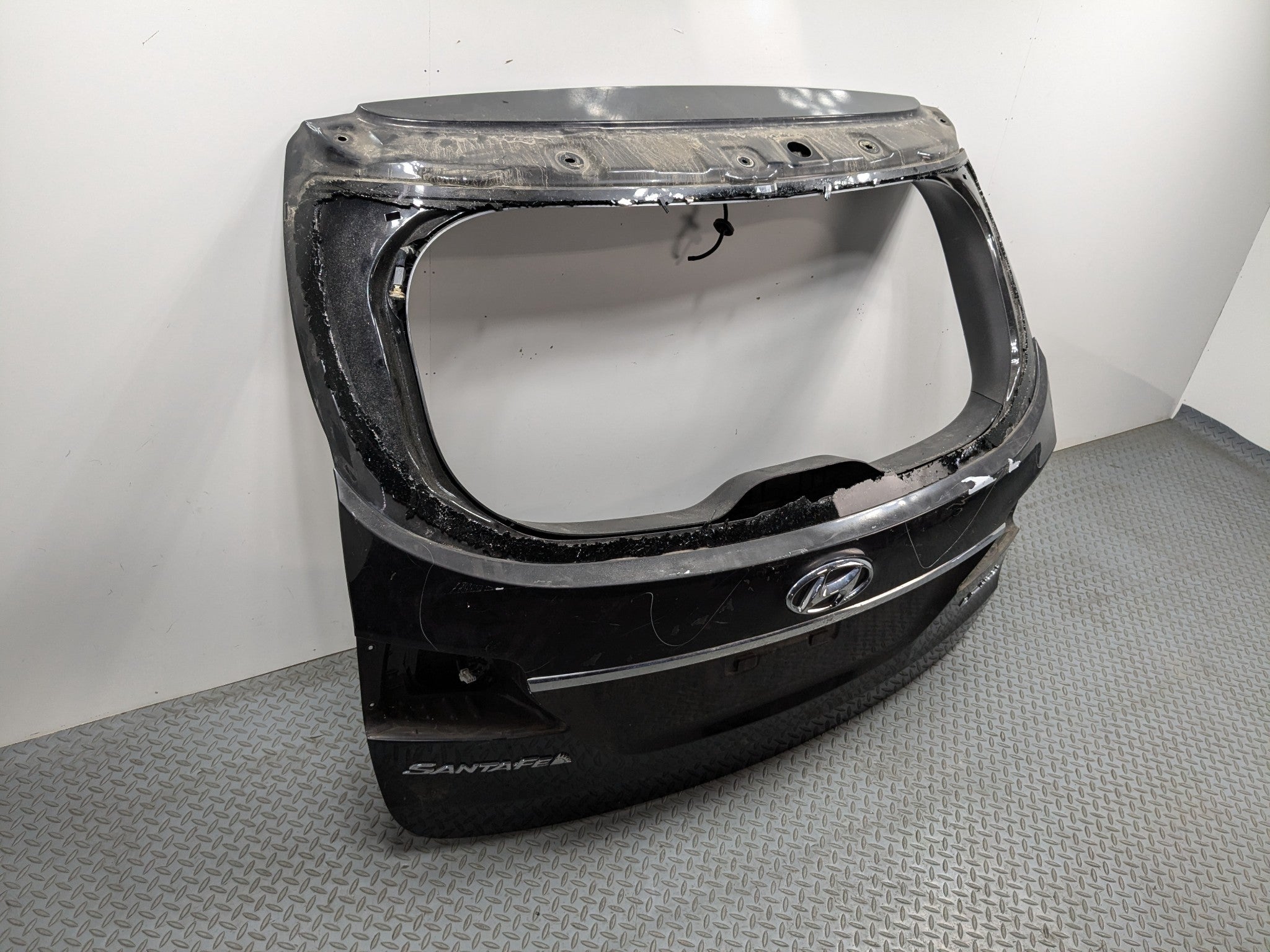 2013 - 2016 HYUNDAI SANTA FE OEM REAR TAILGATE LIFTGATE HATCH SHELL PANEL BLACK