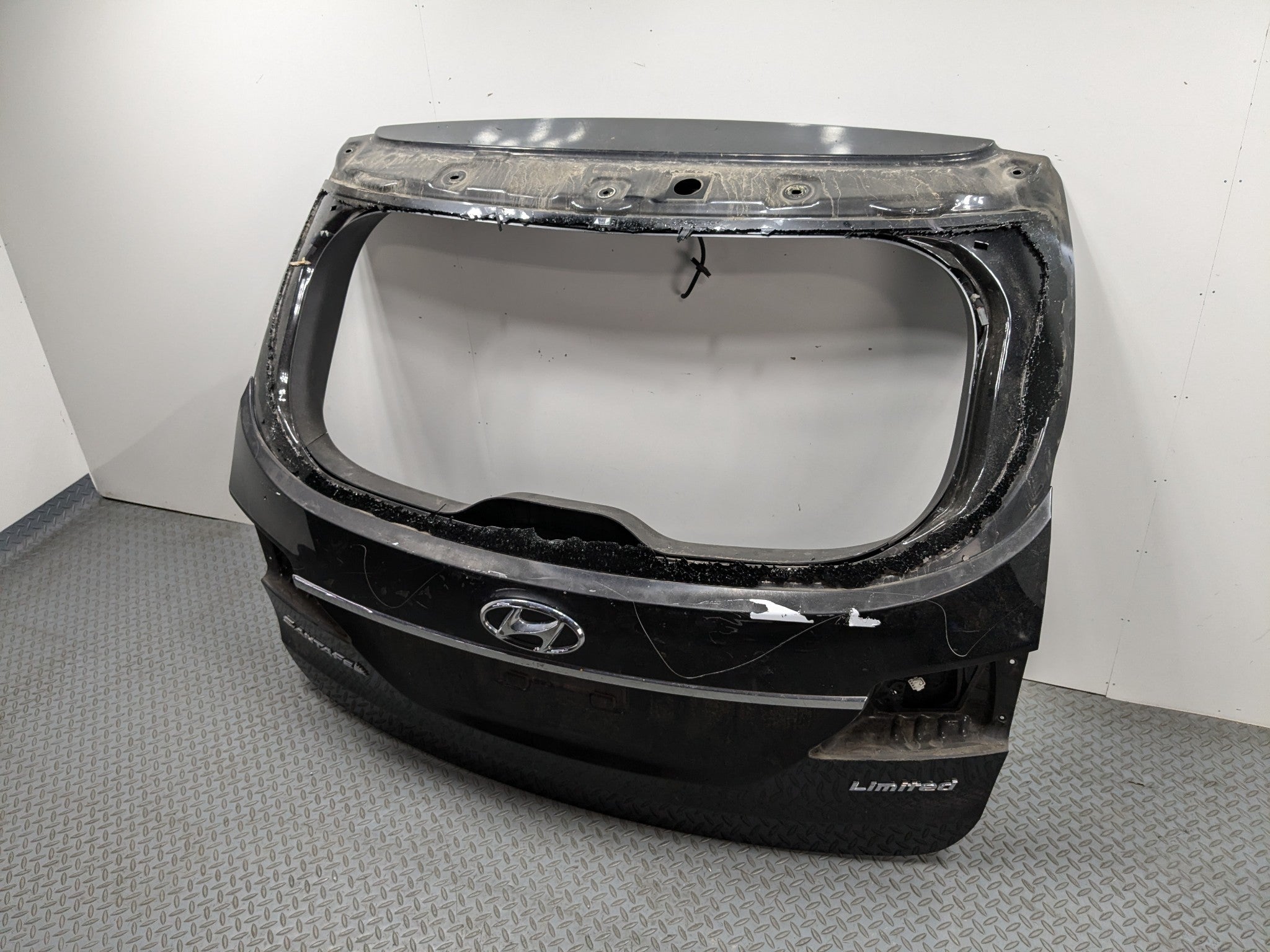 2013 - 2016 HYUNDAI SANTA FE OEM REAR TAILGATE LIFTGATE HATCH SHELL PANEL BLACK