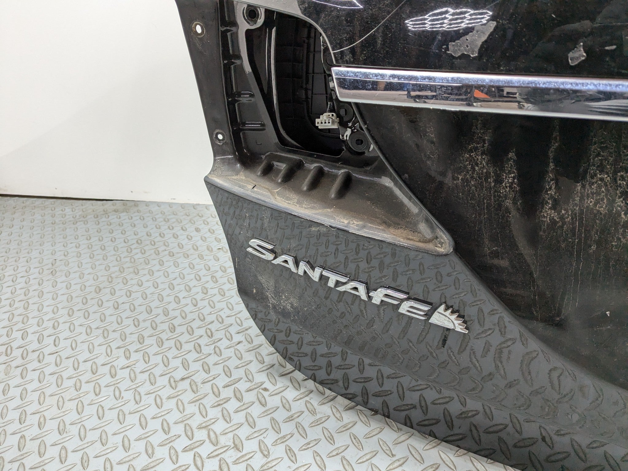 2013 - 2016 HYUNDAI SANTA FE OEM REAR TAILGATE LIFTGATE HATCH SHELL PANEL BLACK