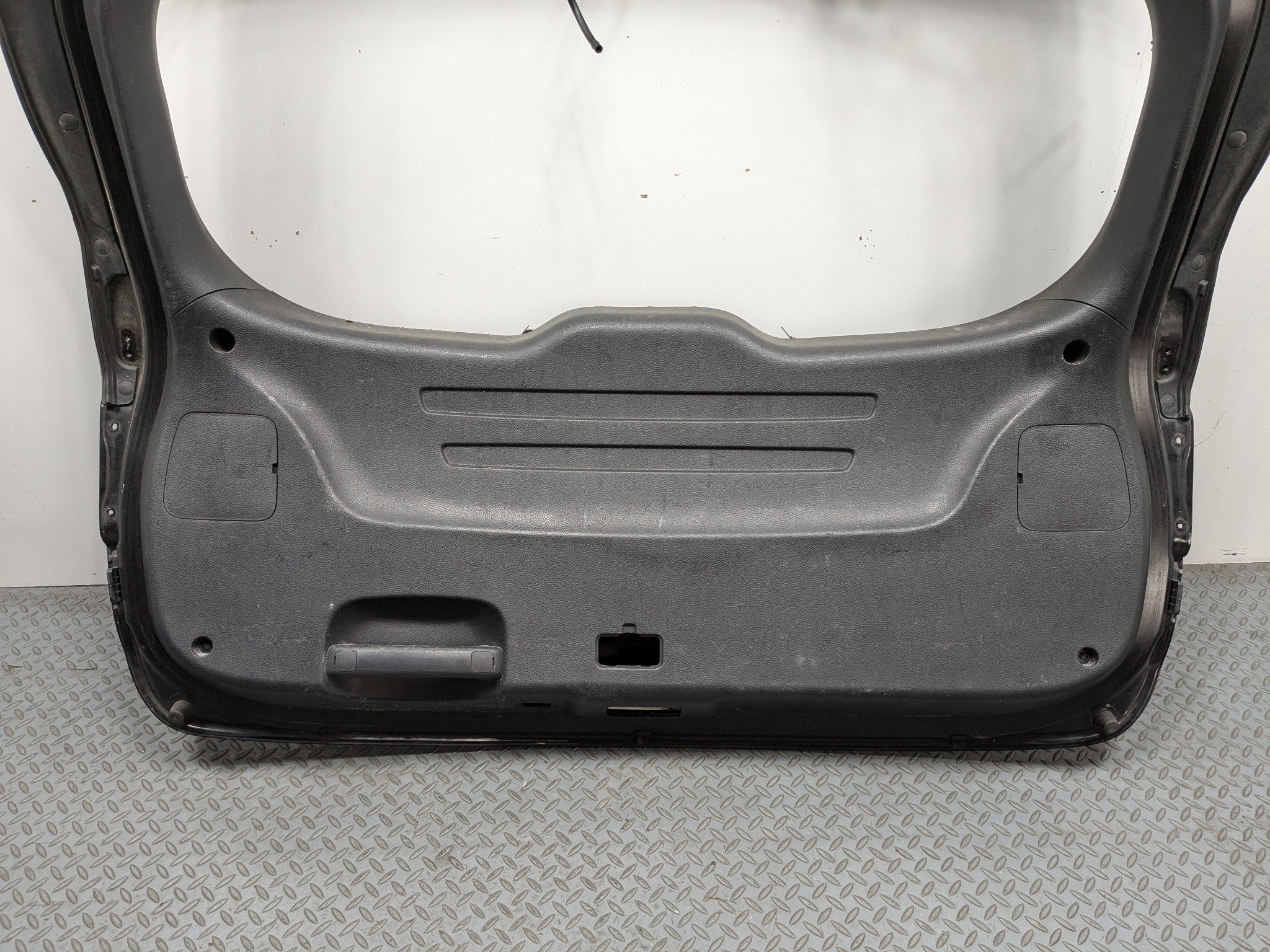 2013 - 2016 HYUNDAI SANTA FE OEM REAR TAILGATE LIFTGATE HATCH SHELL PANEL BLACK