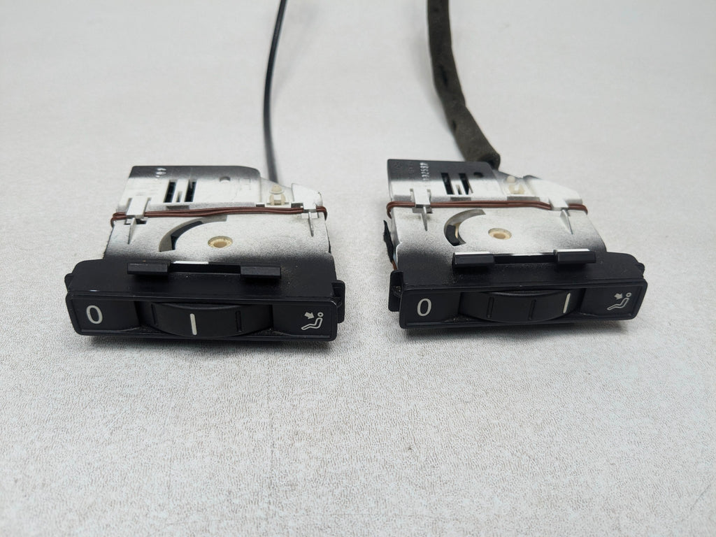 04 - 10 VOLKSWAGEN TOUAREG OEM AIR VENT ADJUSTMENT SWITCH FRONT LEFT AND RIGHT