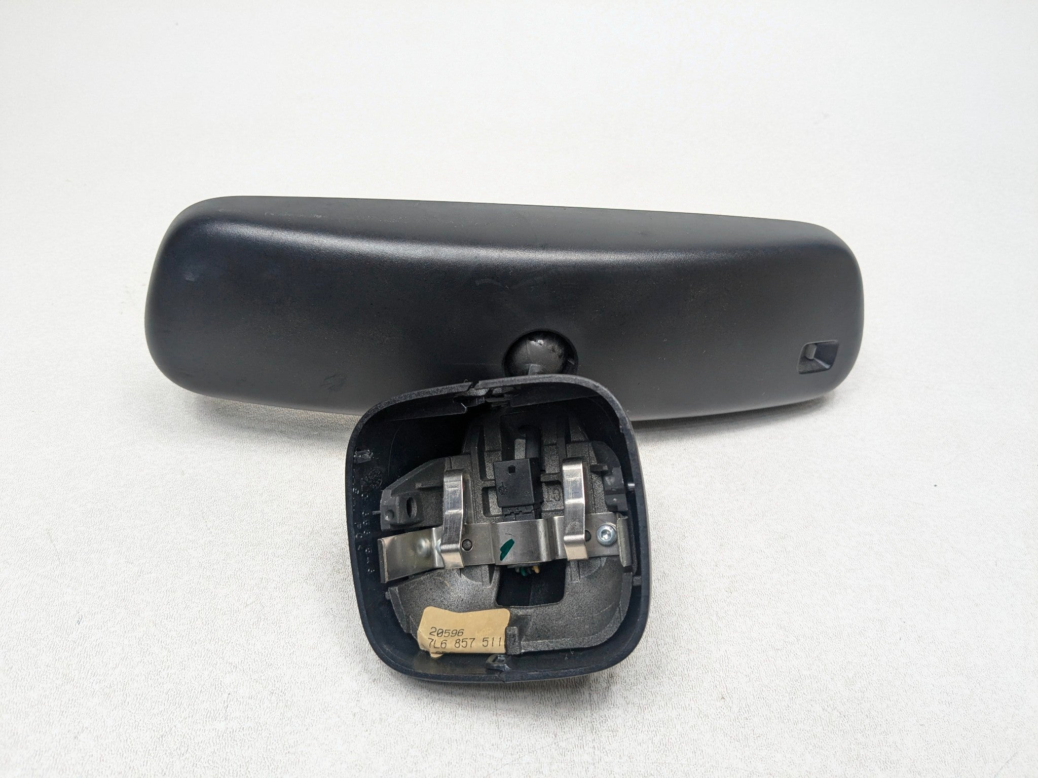 04 - 10 VOLKSWAGEN TOUAREG OEM REAR VIEW MIRROR FRONT CENTER INTERIOR UPPER ROOF