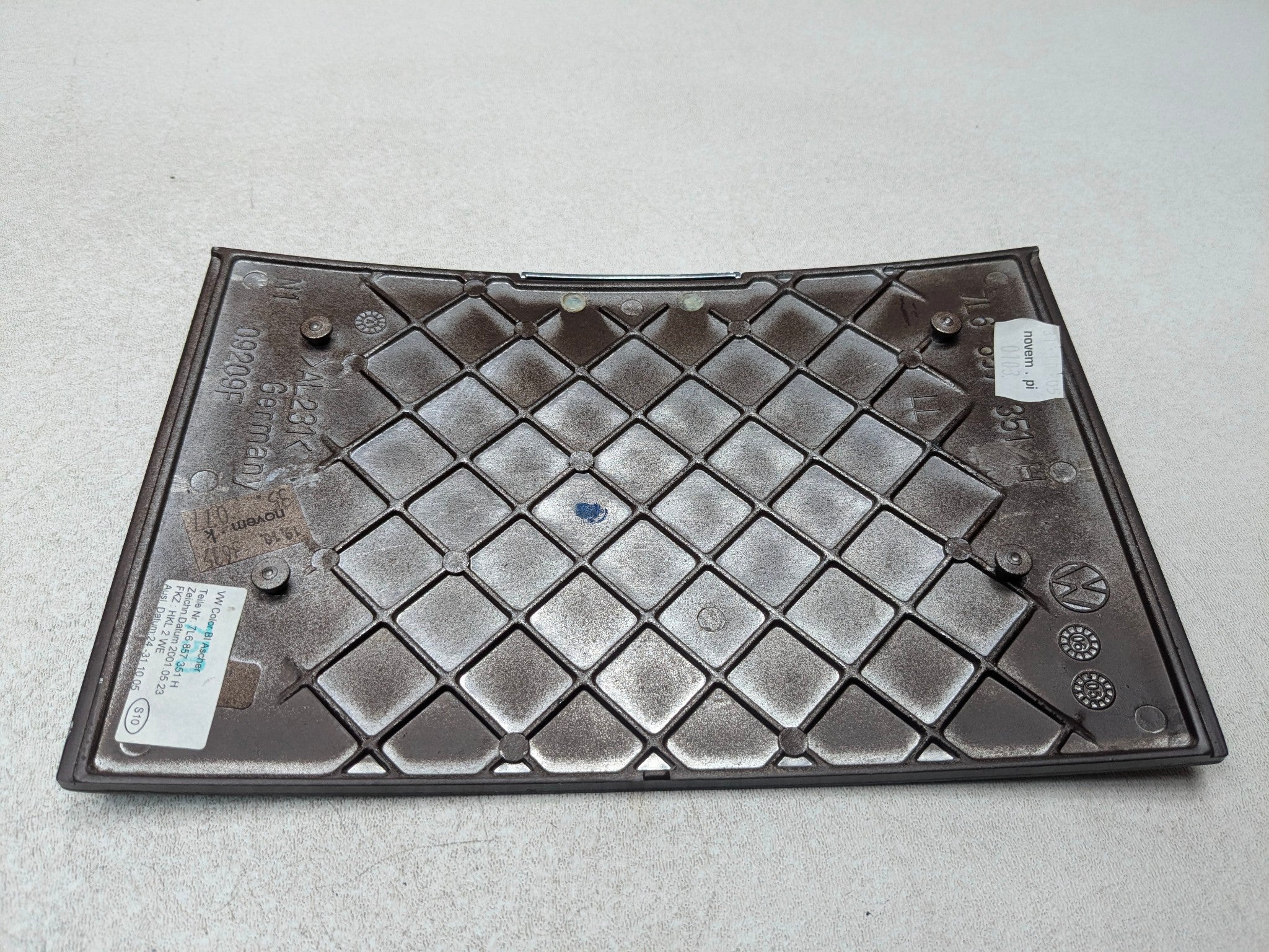 04 - 10 VOLKSWAGEN TOUAREG OEM CENTER CONSOLE ASHTRAY STORAGE COVER TRIM PANEL