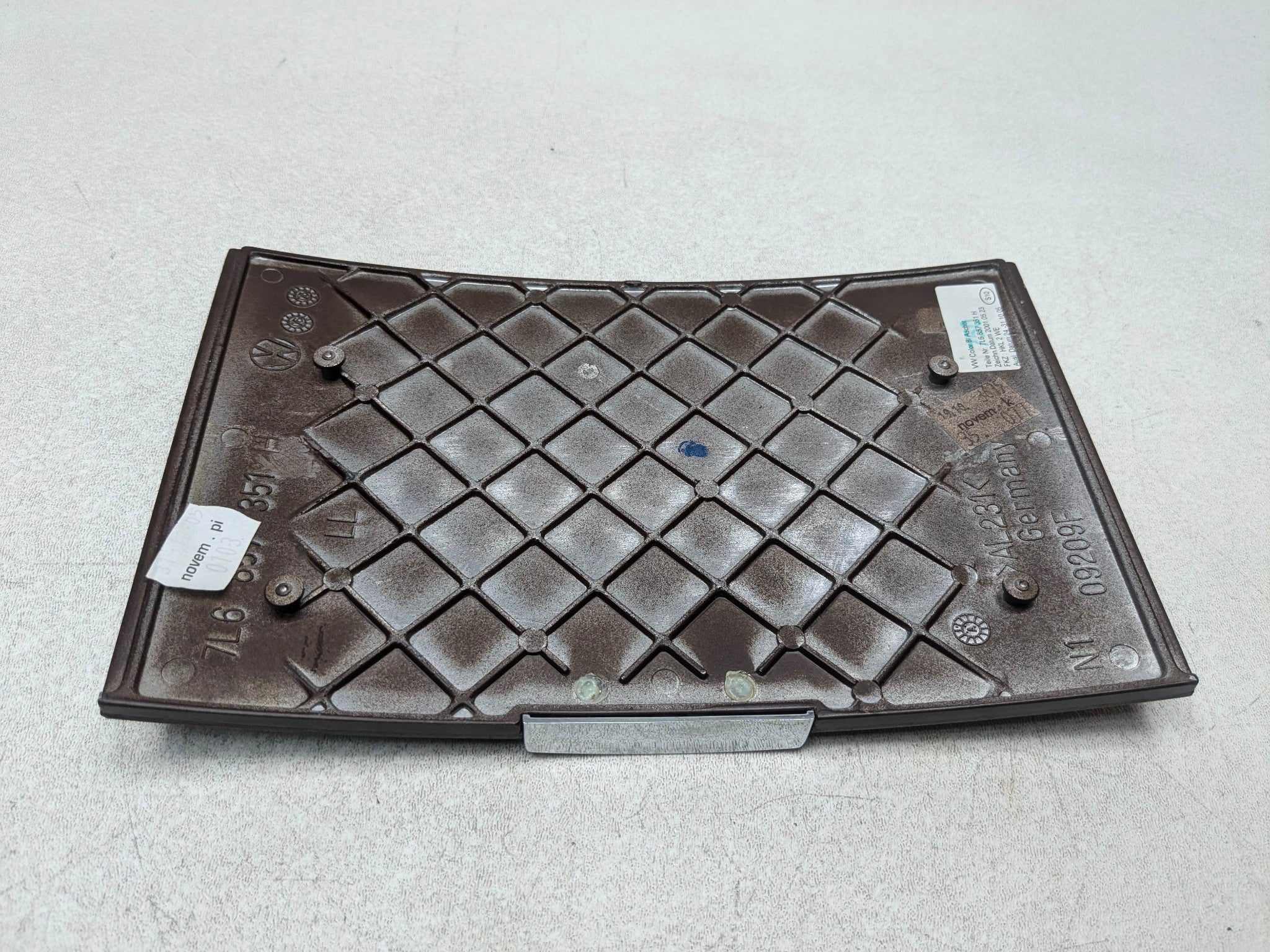 04 - 10 VOLKSWAGEN TOUAREG OEM CENTER CONSOLE ASHTRAY STORAGE COVER TRIM PANEL