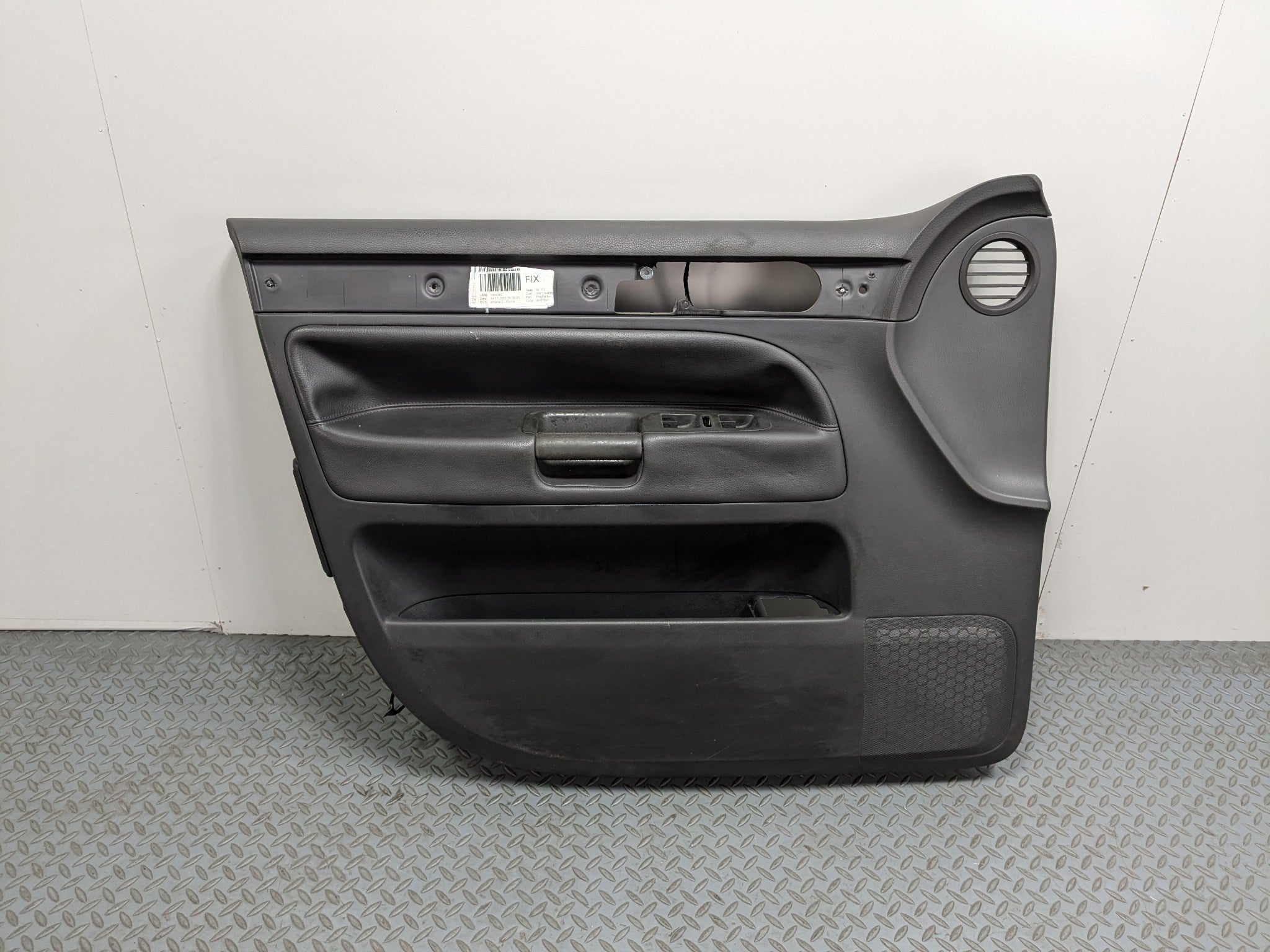04 - 10 VOLKSWAGEN TOUAREG OEM INTERIOR DOOR TRIM PANEL FRONT LEFT DRIVER SIDE