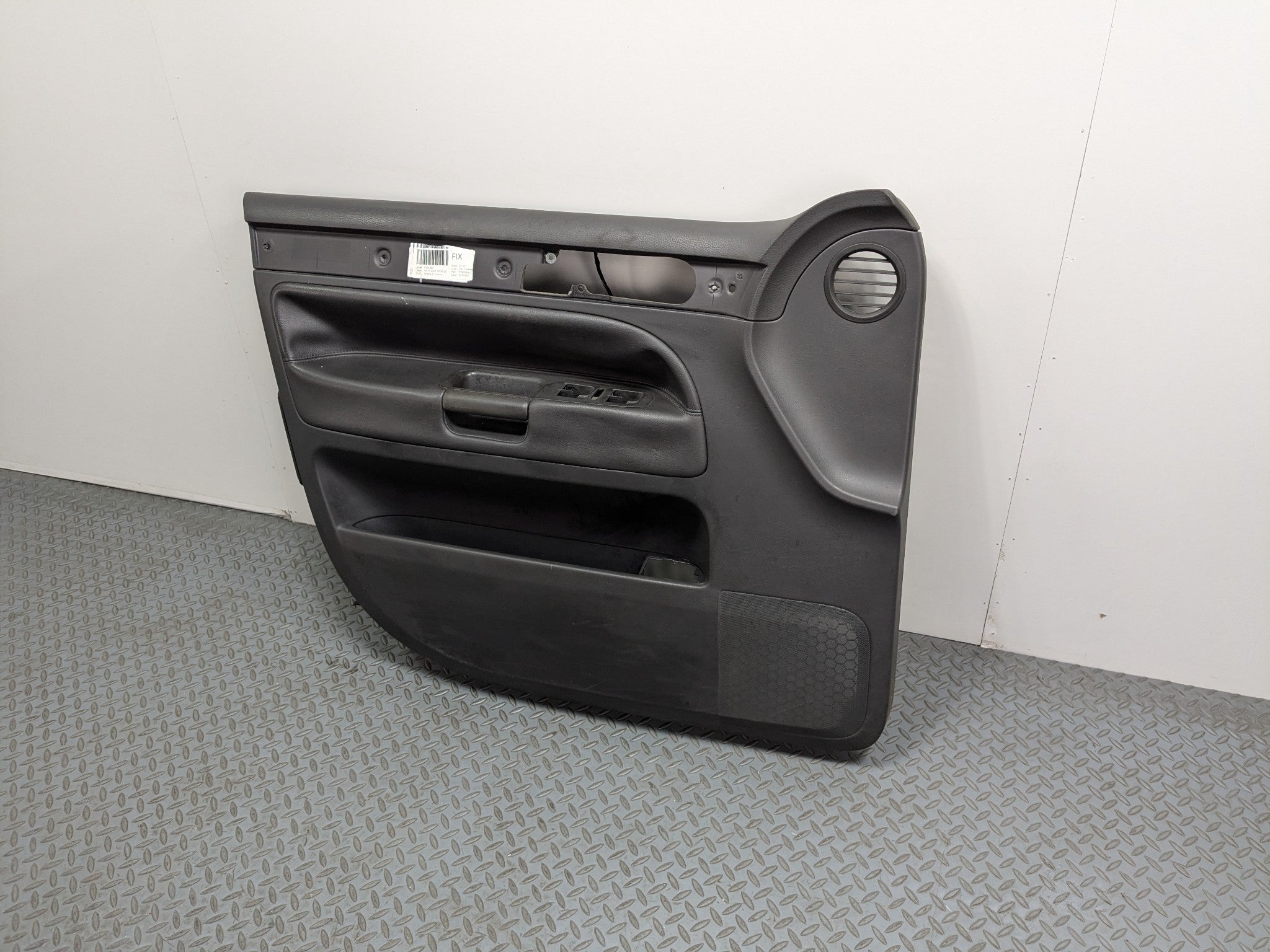 04 - 10 VOLKSWAGEN TOUAREG OEM INTERIOR DOOR TRIM PANEL FRONT LEFT DRIVER SIDE