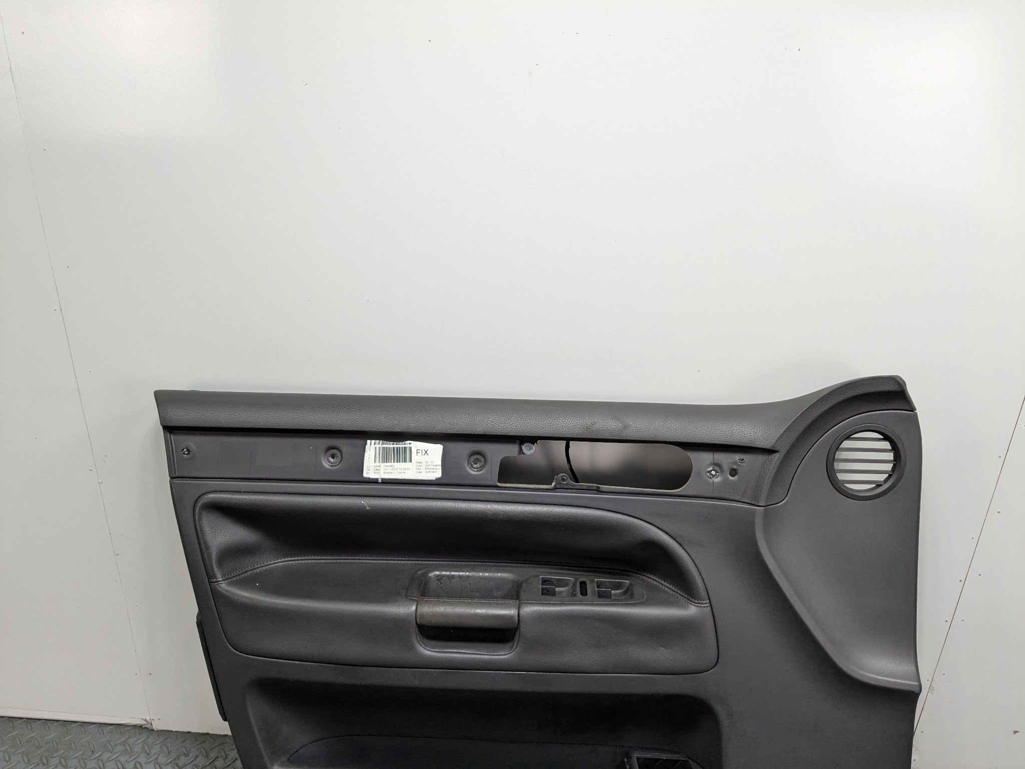 04 - 10 VOLKSWAGEN TOUAREG OEM INTERIOR DOOR TRIM PANEL FRONT LEFT DRIVER SIDE