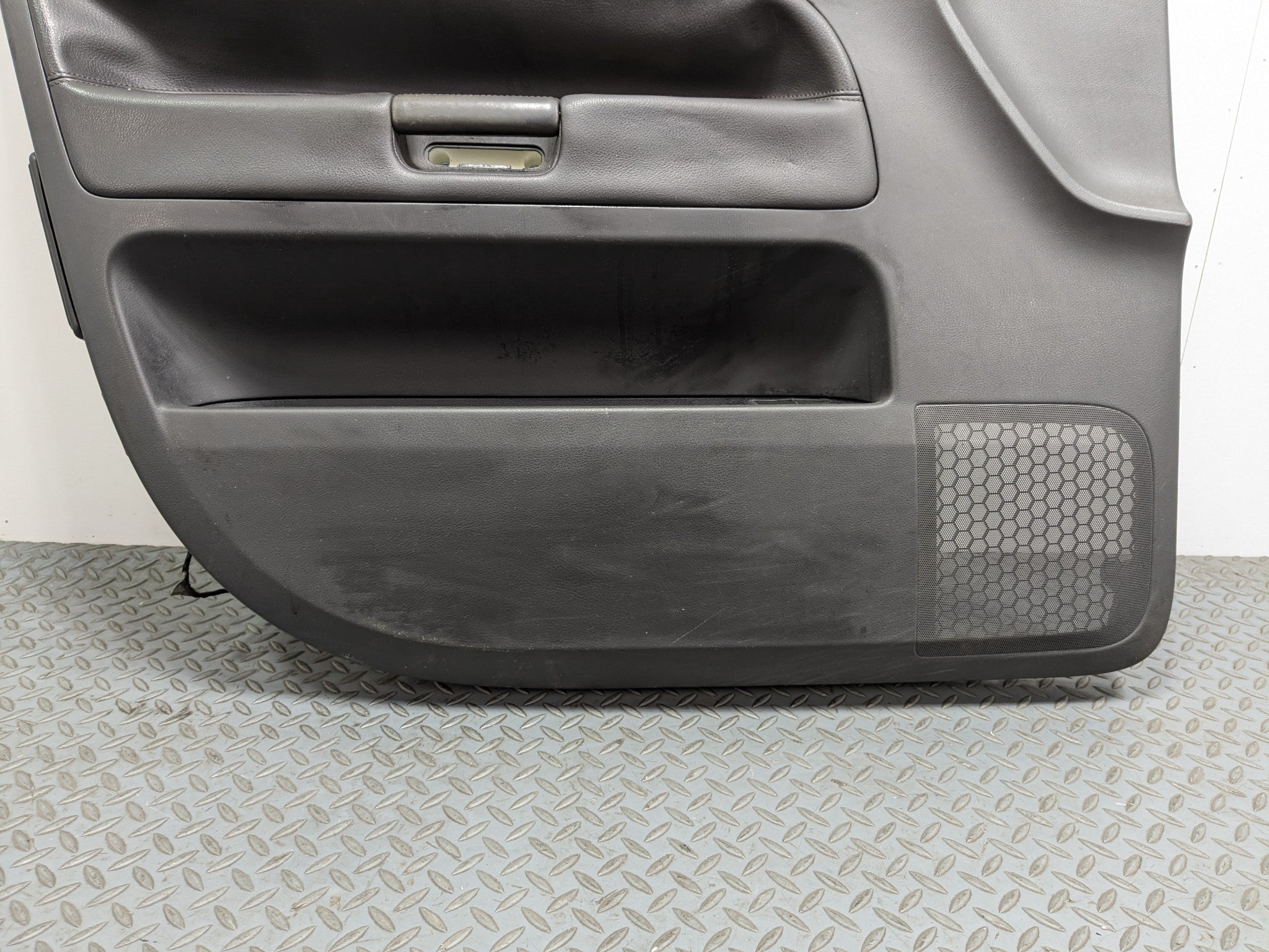 04 - 10 VOLKSWAGEN TOUAREG OEM INTERIOR DOOR TRIM PANEL FRONT LEFT DRIVER SIDE