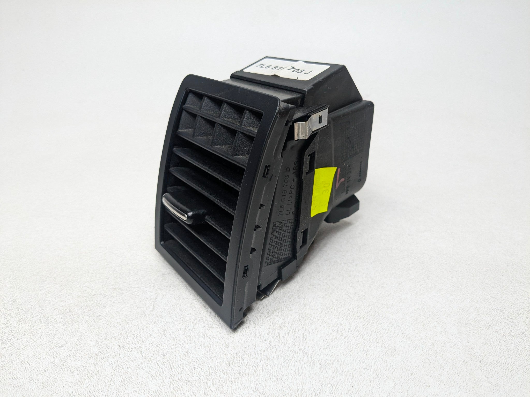04 - 10 VOLKSWAGEN TOUAREG OEM DASH AC HEATER AIR VENT FRONT LEFT DRIVER SIDE