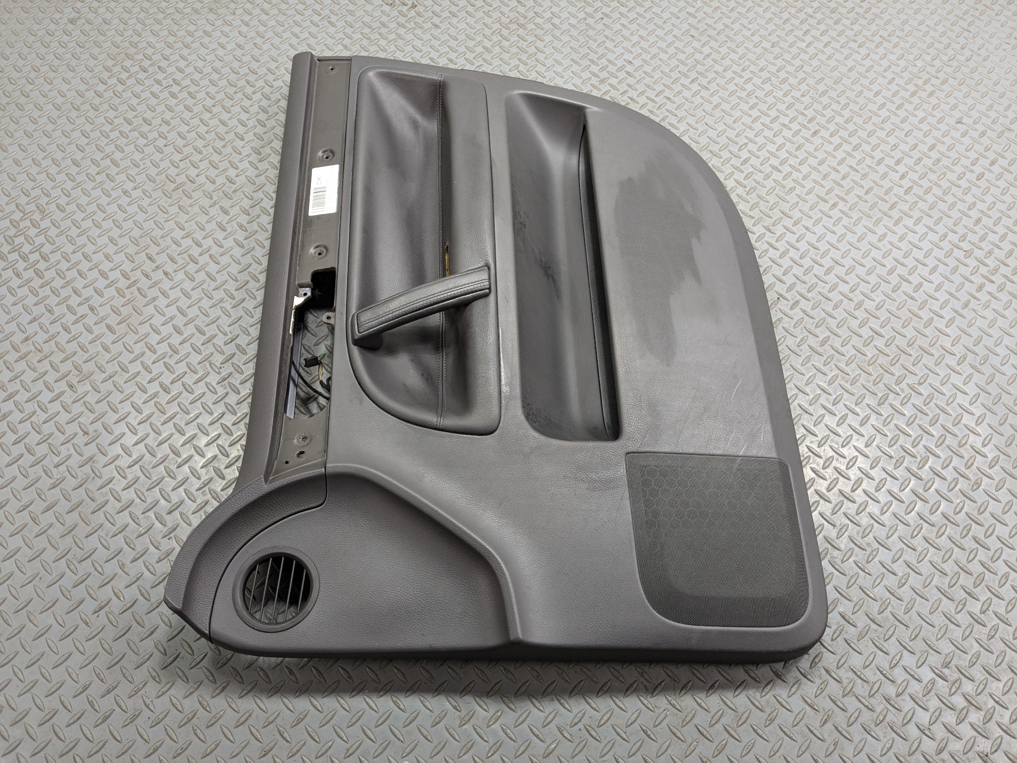 04-10 VOLKSWAGEN TOUAREG OEM INTERIOR DOOR TRIM PANEL FRONT RIGHT PASSENGER SIDE