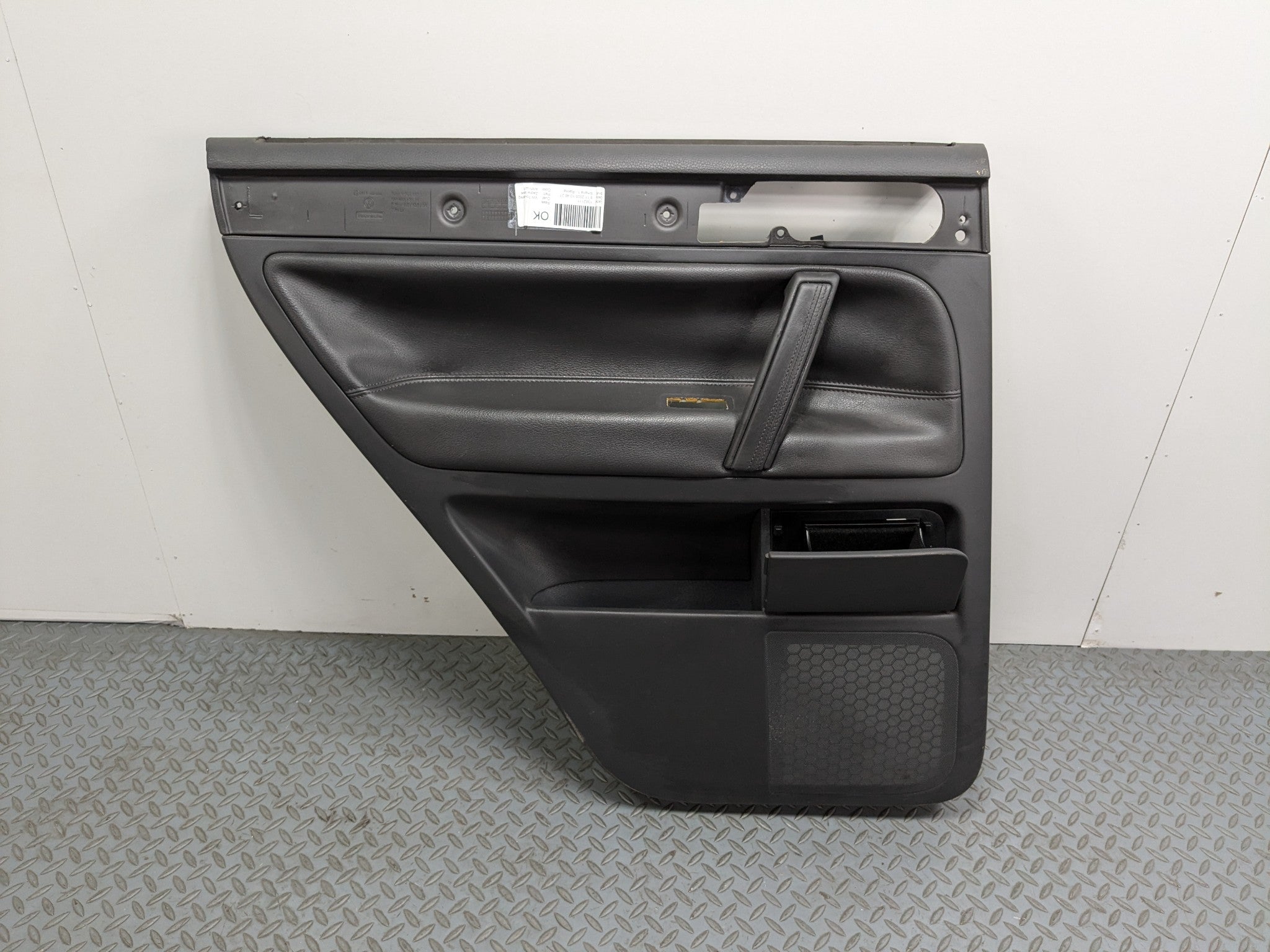 04 - 10 VOLKSWAGEN TOUAREG OEM INTERIOR DOOR TRIM PANEL REAR LEFT DRIVER SIDE