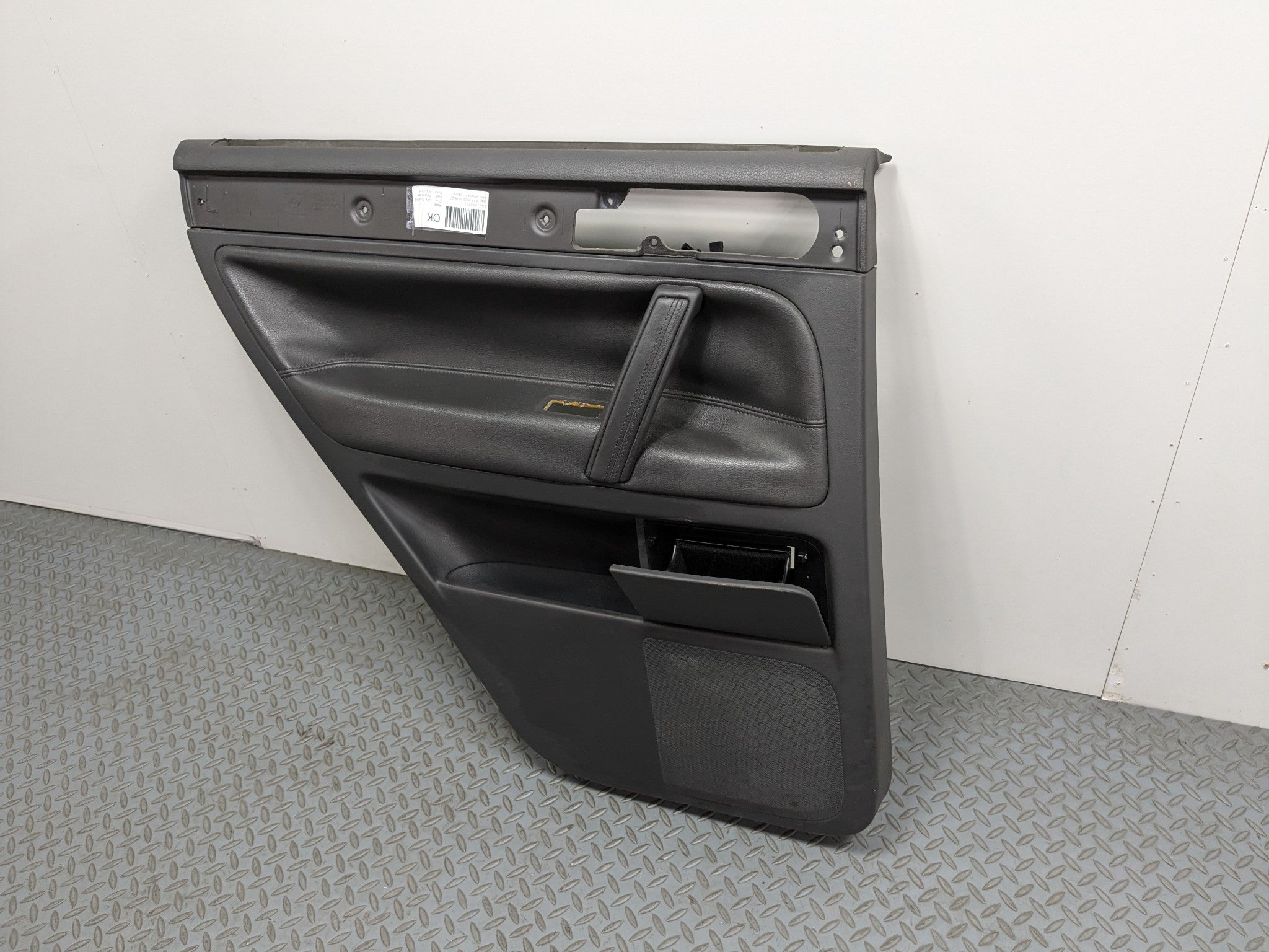 04 - 10 VOLKSWAGEN TOUAREG OEM INTERIOR DOOR TRIM PANEL REAR LEFT DRIVER SIDE