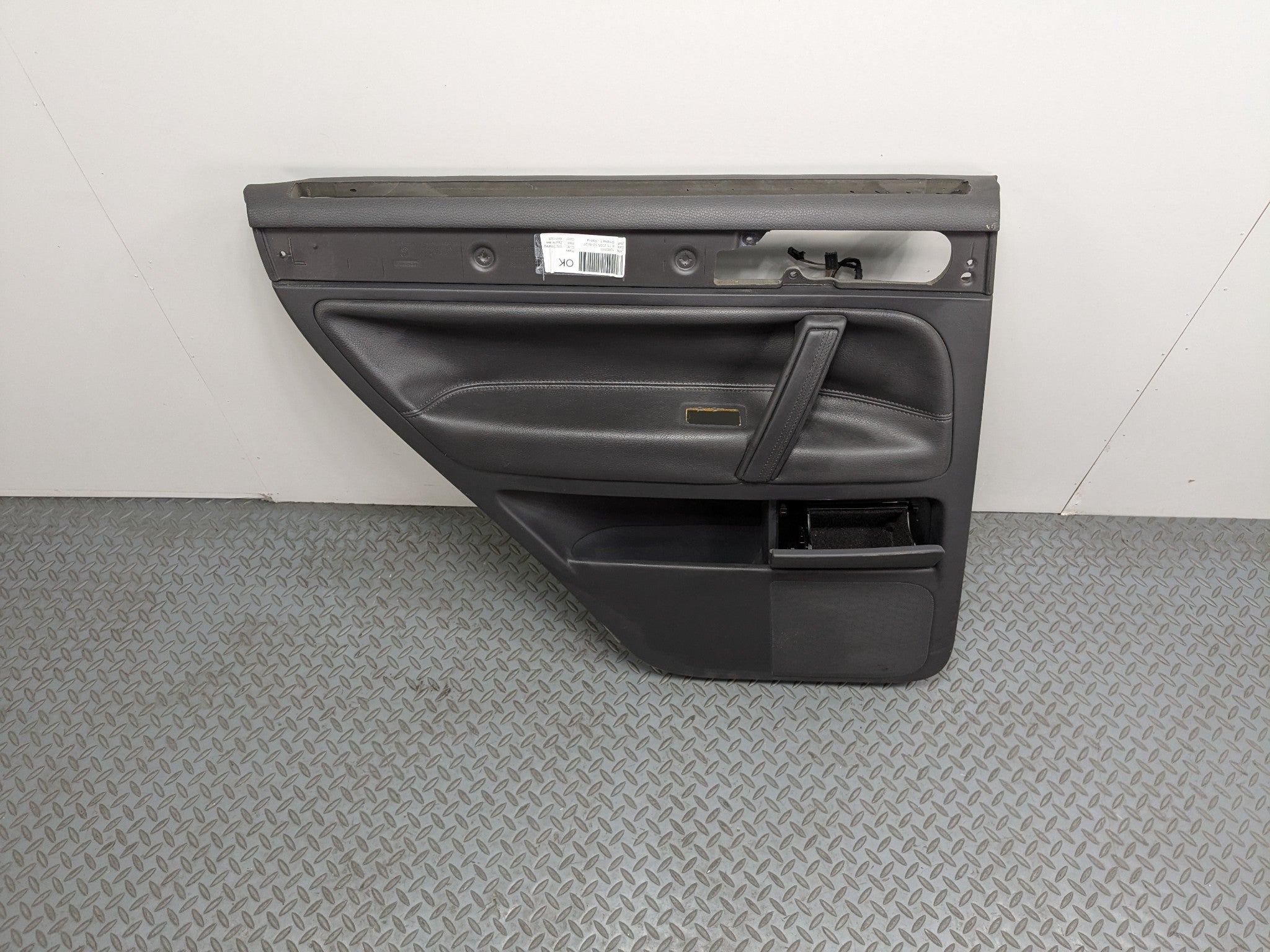 04 - 10 VOLKSWAGEN TOUAREG OEM INTERIOR DOOR TRIM PANEL REAR LEFT DRIVER SIDE