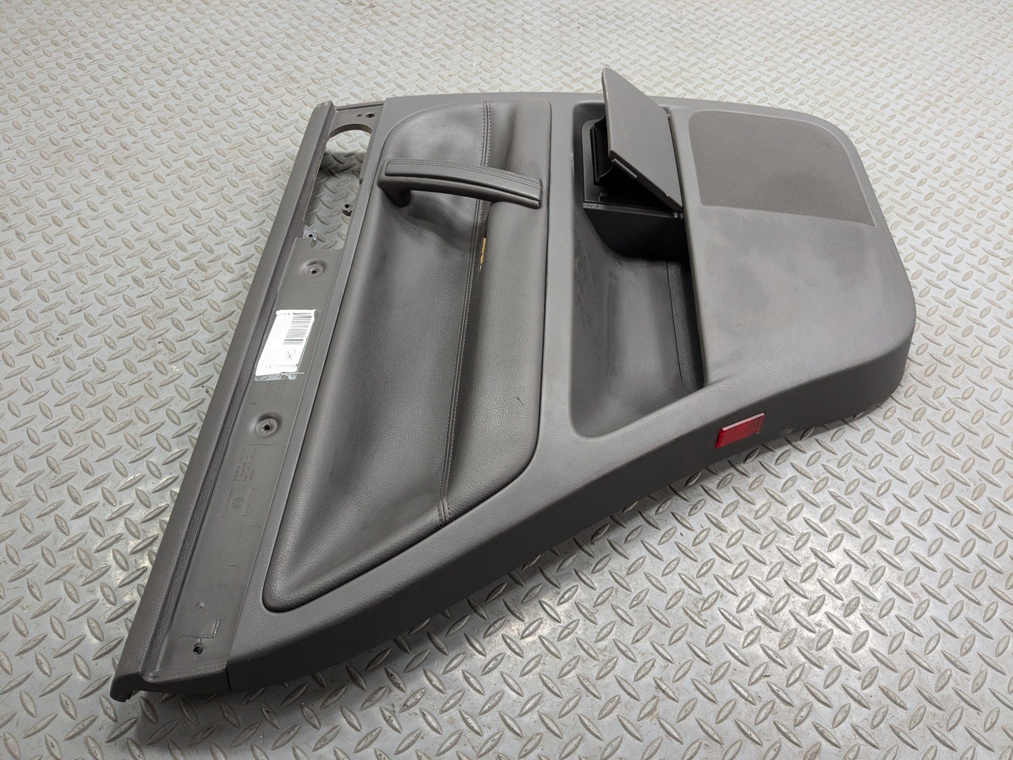 04 - 10 VOLKSWAGEN TOUAREG OEM INTERIOR DOOR TRIM PANEL REAR LEFT DRIVER SIDE