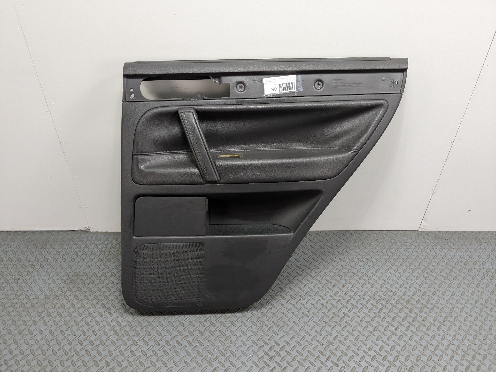 04-10 VOLKSWAGEN TOUAREG OEM INTERIOR DOOR TRIM PANEL REAR RIGHT PASSENGER SIDE