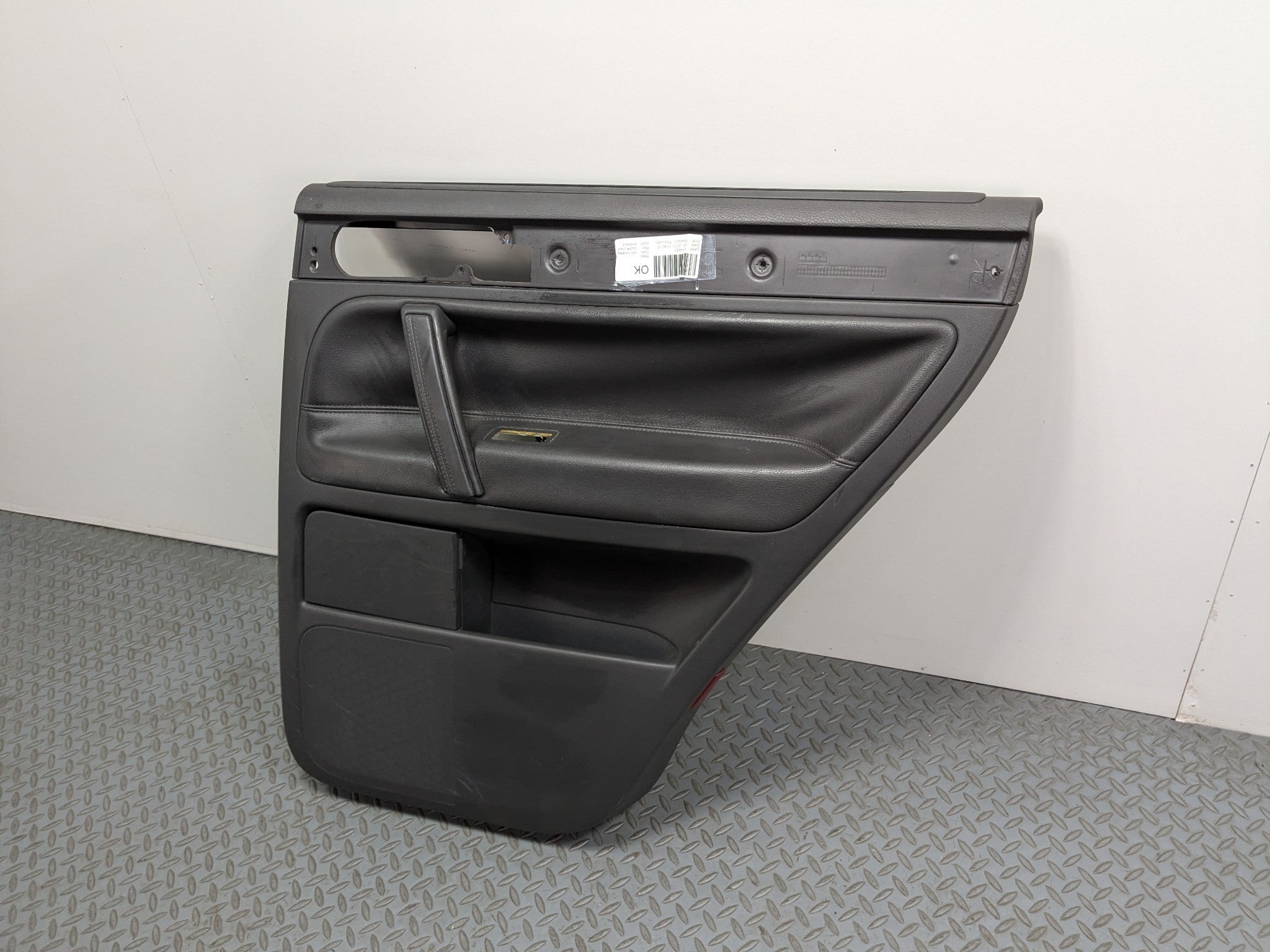 04-10 VOLKSWAGEN TOUAREG OEM INTERIOR DOOR TRIM PANEL REAR RIGHT PASSENGER SIDE