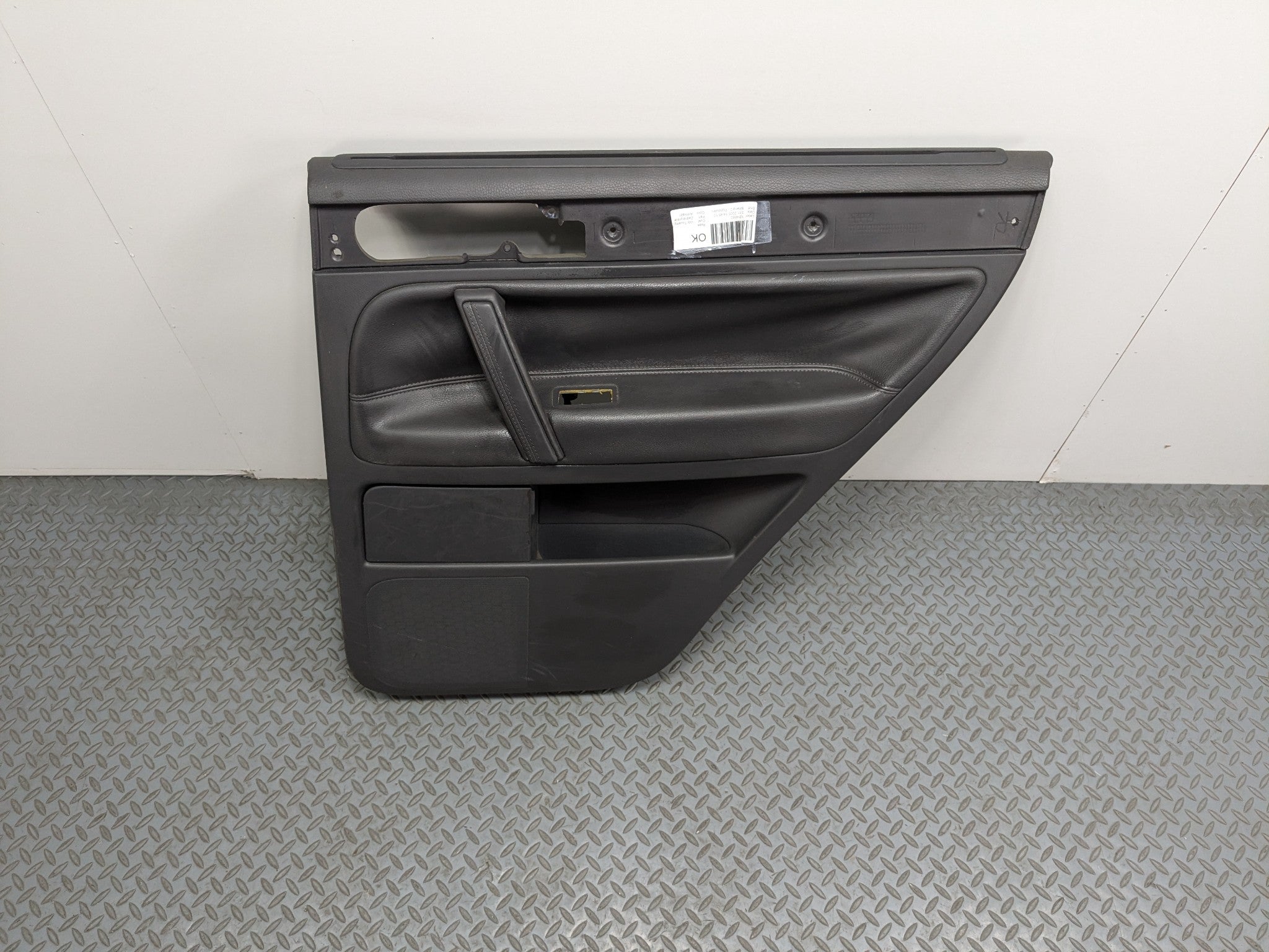 04-10 VOLKSWAGEN TOUAREG OEM INTERIOR DOOR TRIM PANEL REAR RIGHT PASSENGER SIDE