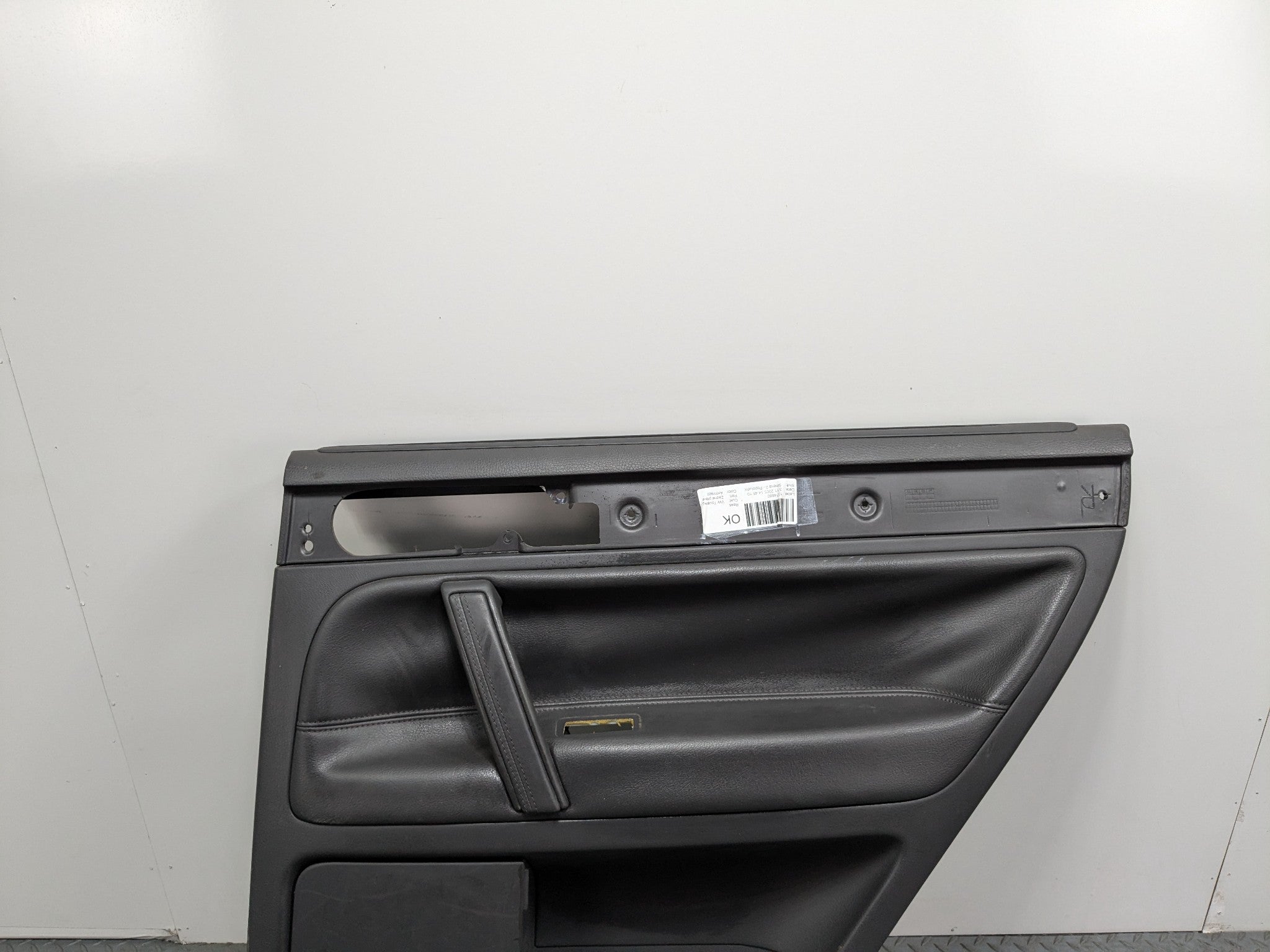 04-10 VOLKSWAGEN TOUAREG OEM INTERIOR DOOR TRIM PANEL REAR RIGHT PASSENGER SIDE