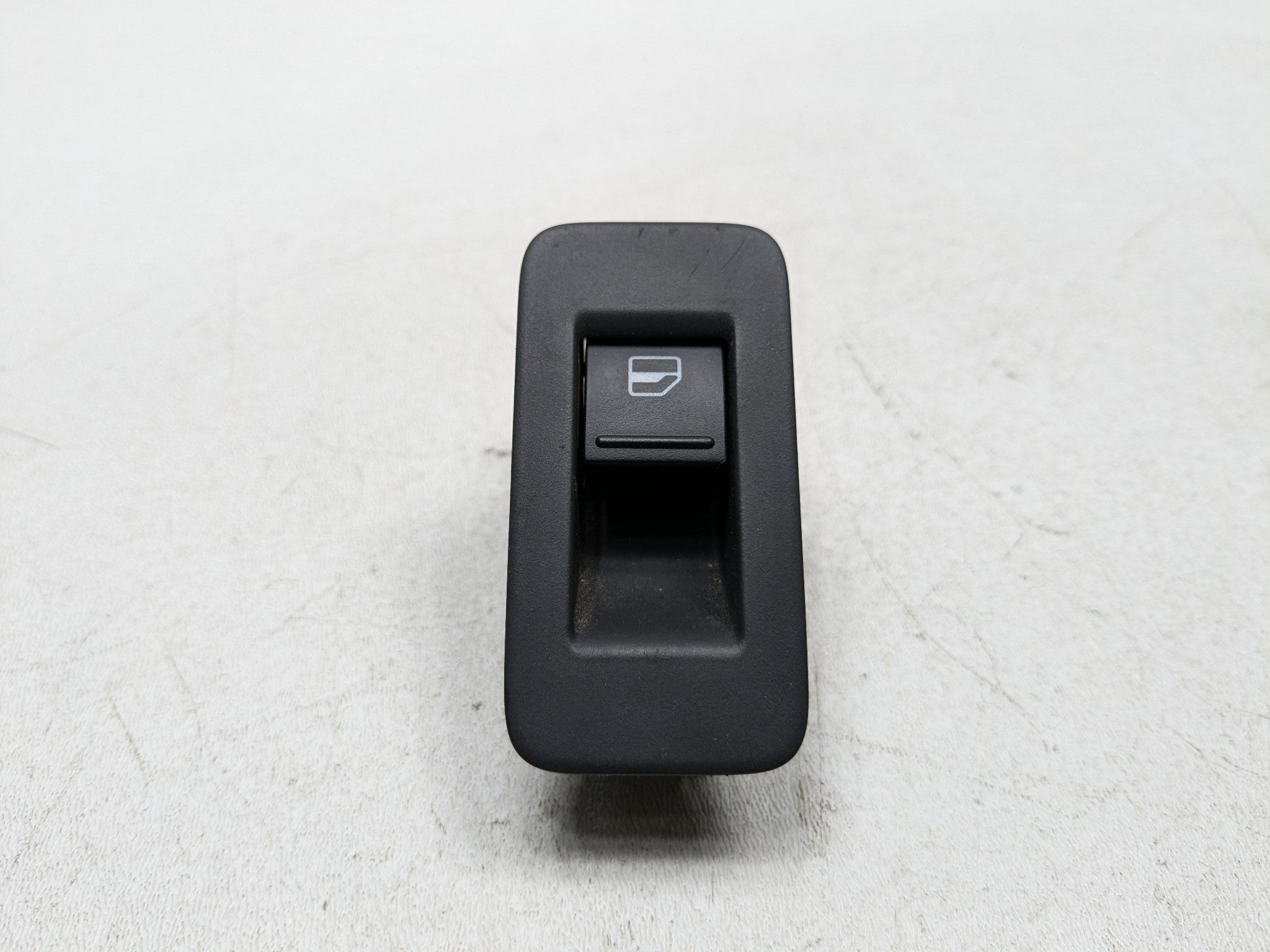 04 - 10 VOLKSWAGEN TOUAREG OEM DOOR WINDOW CONTROL SWITCH REAR LEFT DRIVER SIDE