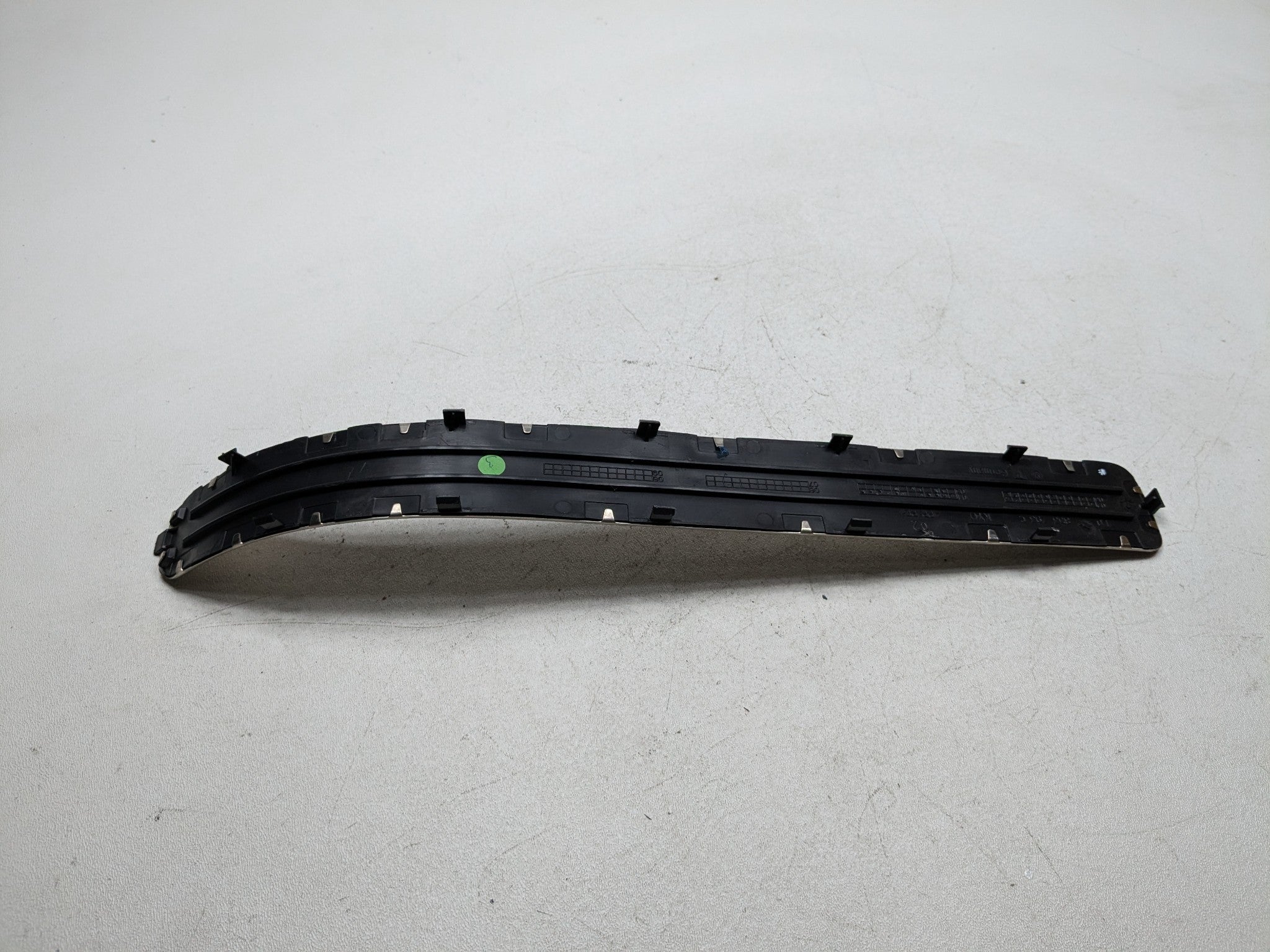 04 - 10 VOLKSWAGEN TOUAREG OEM DOOR SILL PANEL SCUFF PLATE REAR LEFT DRIVER SIDE