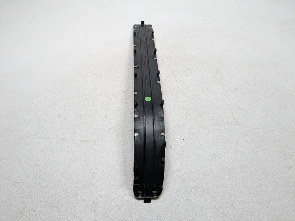 04 - 10 VOLKSWAGEN TOUAREG OEM DOOR SILL PANEL SCUFF PLATE REAR LEFT DRIVER SIDE