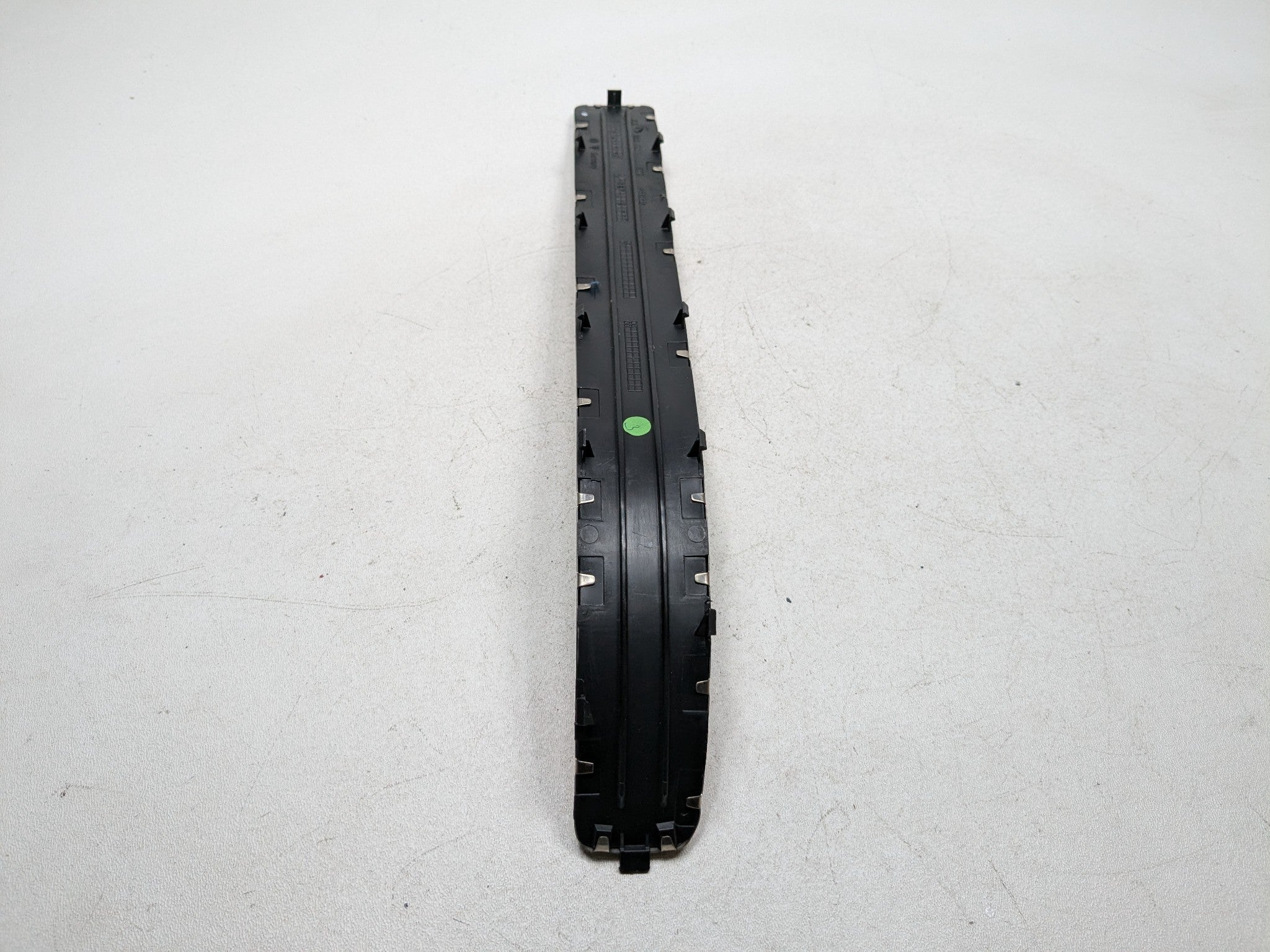 04 - 10 VOLKSWAGEN TOUAREG OEM DOOR SILL PANEL SCUFF PLATE REAR LEFT DRIVER SIDE
