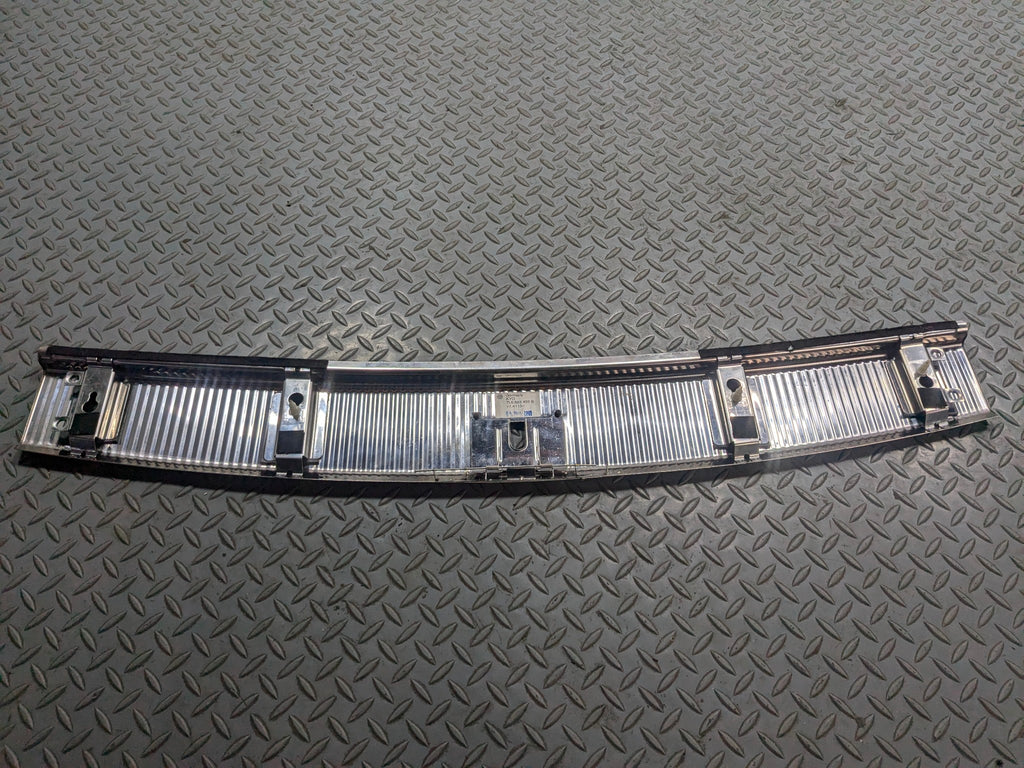 04 - 10 VOLKSWAGEN TOUAREG OEM TRUNK SILL COVER SCUFF PLATE MOLDING TRIM SILVER