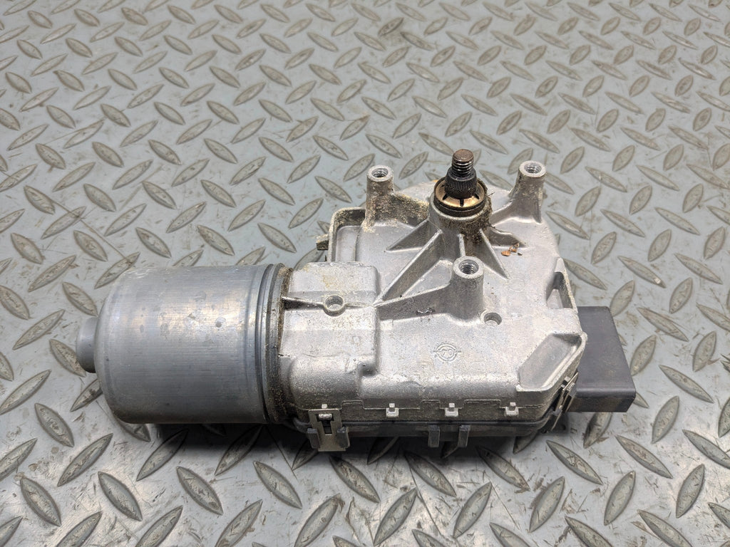 04-10 VOLKSWAGEN TOUAREG OEM WIPER MOTOR FRONT WINDSHIELD WASHER WITHOUT LINKAGE