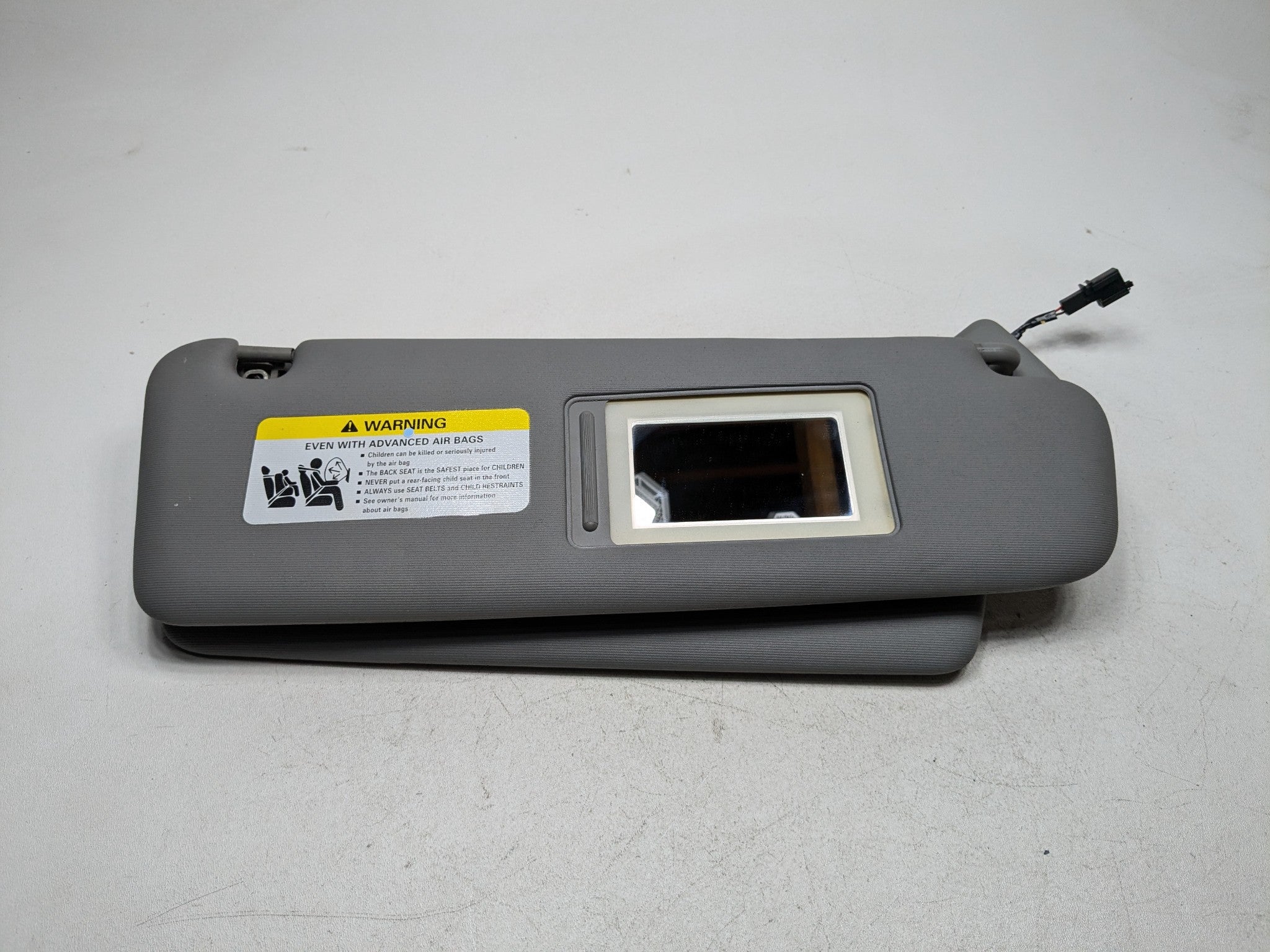 04 - 10 VOLKSWAGEN TOUAREG OEM ILLUMINATED SUN VISOR INTERIOR FRONT RIGHT SIDE
